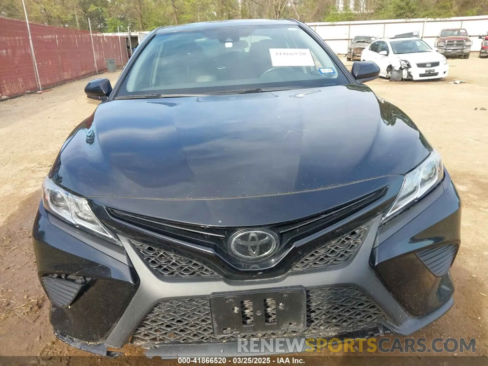 11 Photograph of a damaged car 4T1G11AK9LU368087 TOYOTA CAMRY 2020