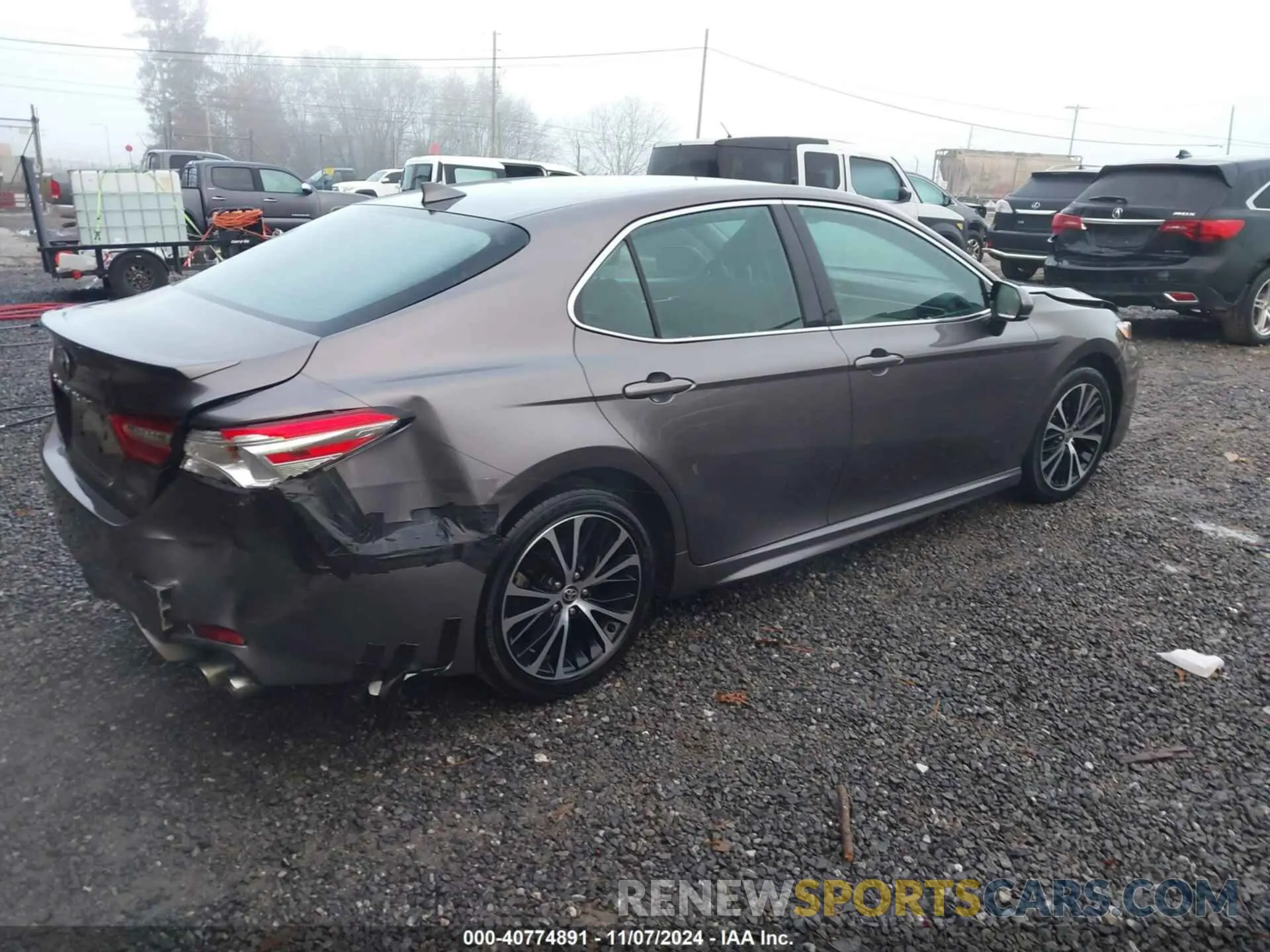 4 Photograph of a damaged car 4T1G11AK9LU368719 TOYOTA CAMRY 2020