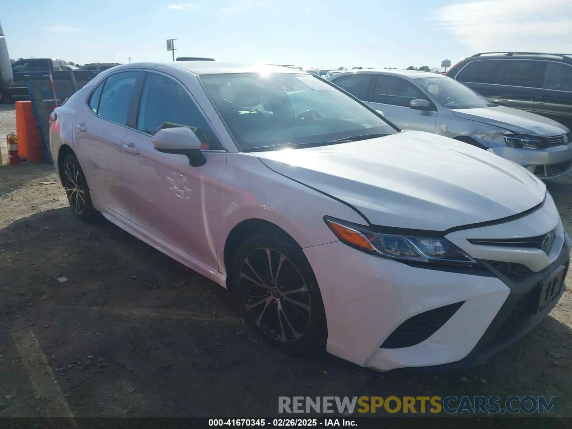 1 Photograph of a damaged car 4T1G11AK9LU370843 TOYOTA CAMRY 2020