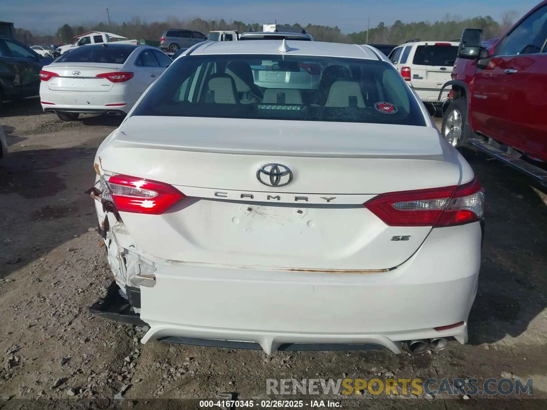 16 Photograph of a damaged car 4T1G11AK9LU370843 TOYOTA CAMRY 2020