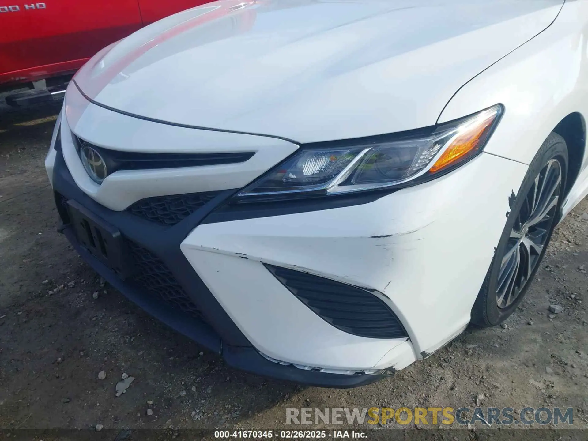 17 Photograph of a damaged car 4T1G11AK9LU370843 TOYOTA CAMRY 2020