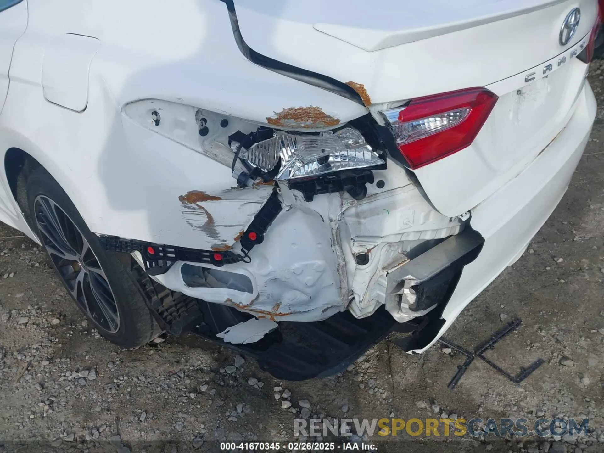 20 Photograph of a damaged car 4T1G11AK9LU370843 TOYOTA CAMRY 2020