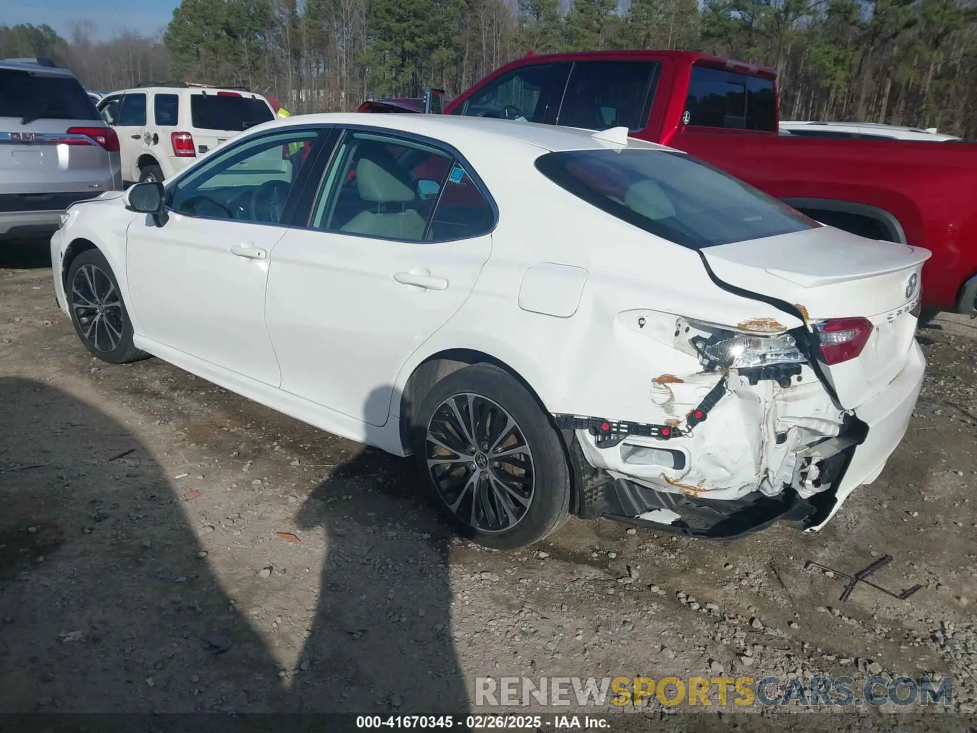 3 Photograph of a damaged car 4T1G11AK9LU370843 TOYOTA CAMRY 2020