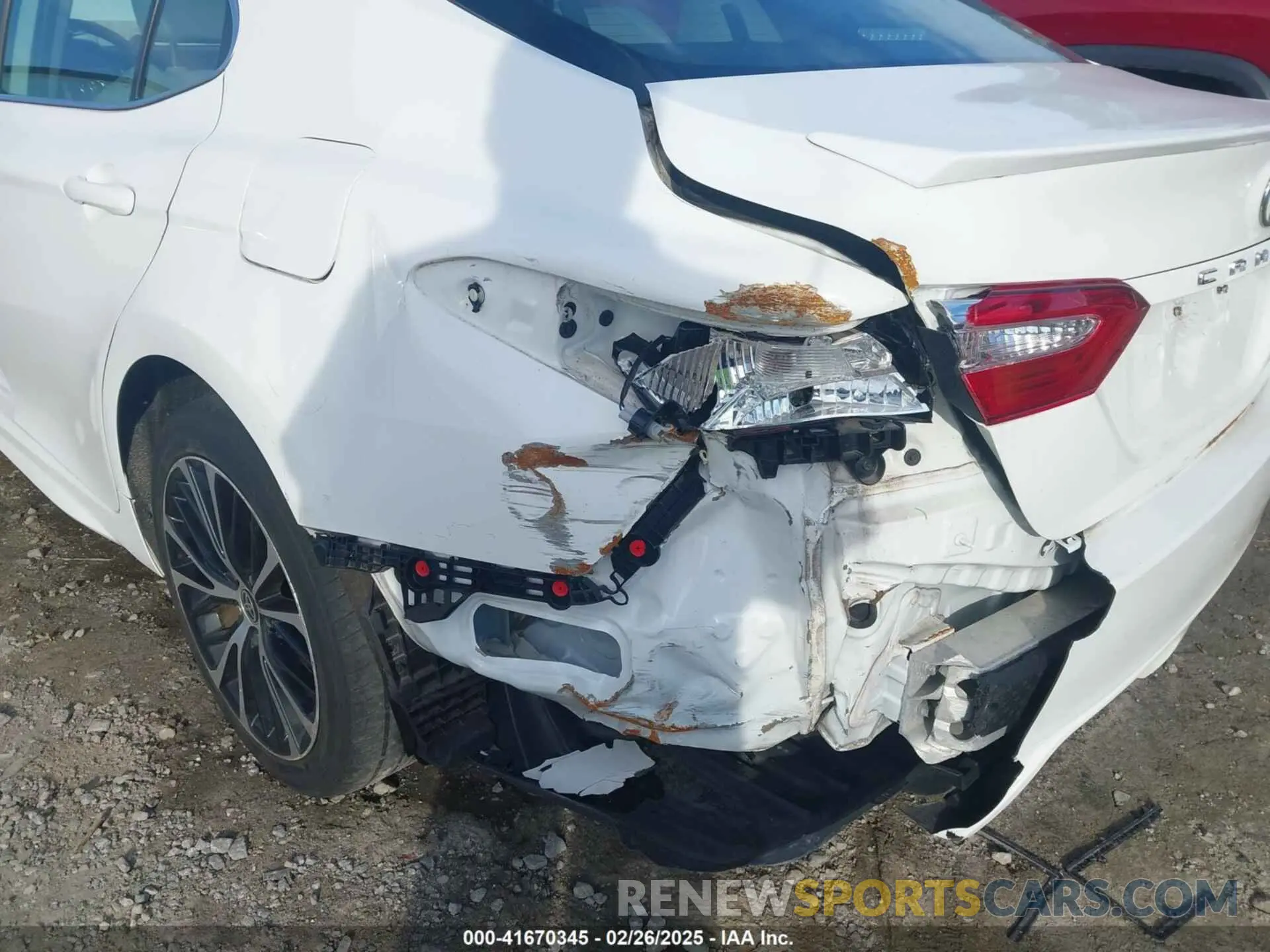 6 Photograph of a damaged car 4T1G11AK9LU370843 TOYOTA CAMRY 2020