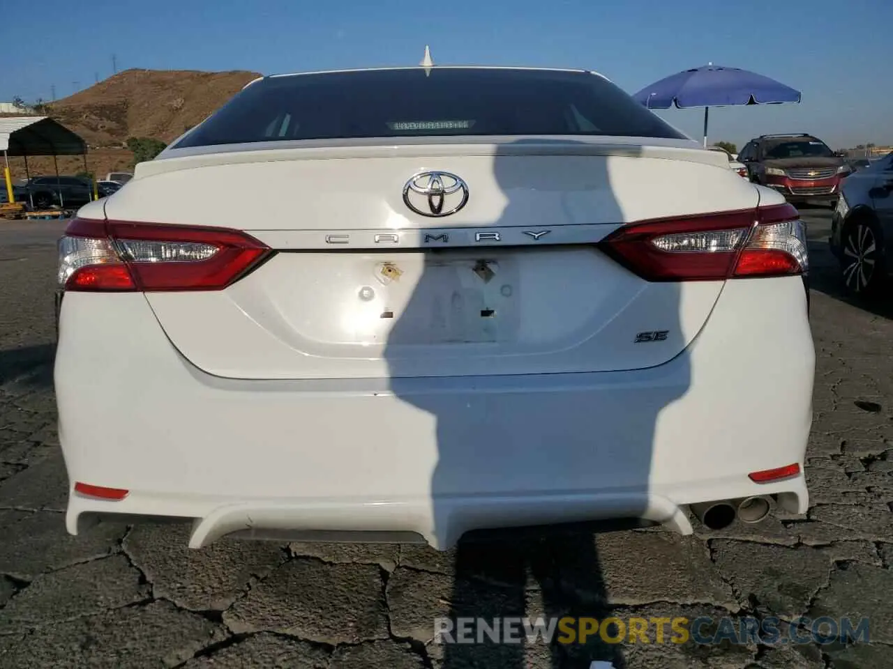 6 Photograph of a damaged car 4T1G11AK9LU375332 TOYOTA CAMRY 2020