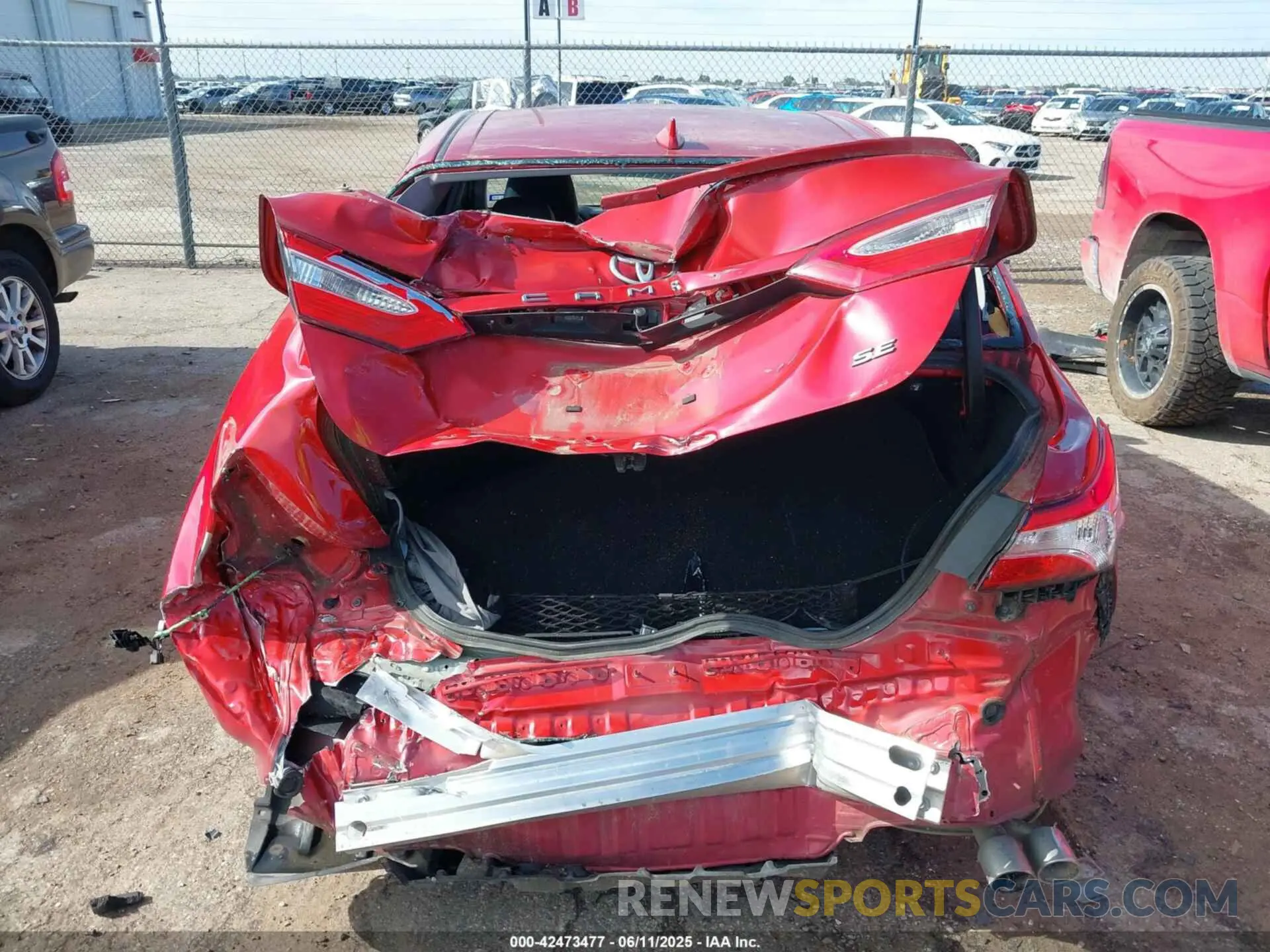 6 Photograph of a damaged car 4T1G11AK9LU377582 TOYOTA CAMRY 2020