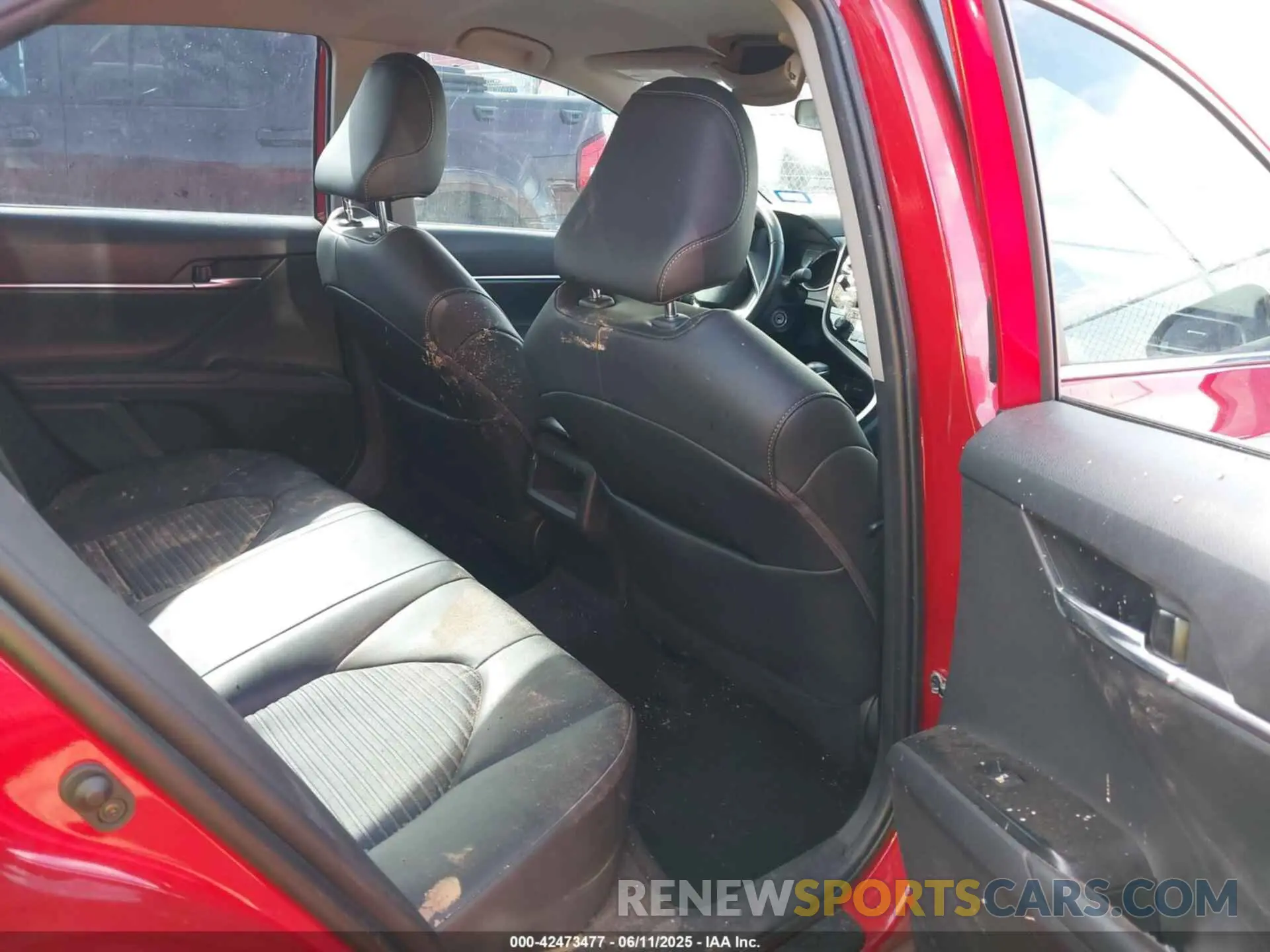 8 Photograph of a damaged car 4T1G11AK9LU377582 TOYOTA CAMRY 2020