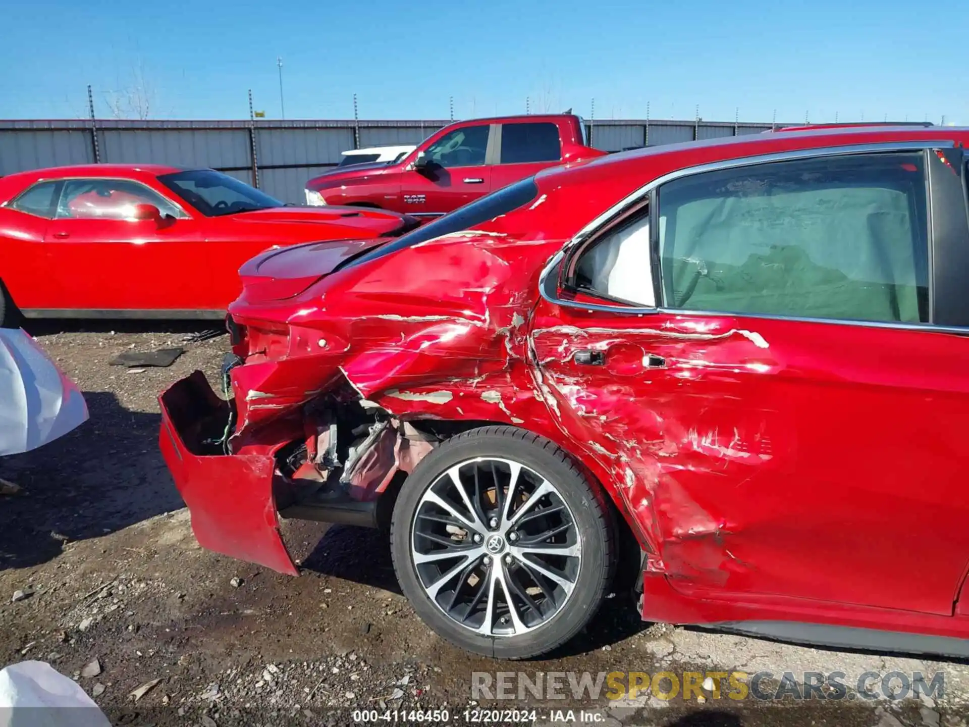 17 Photograph of a damaged car 4T1G11AK9LU385715 TOYOTA CAMRY 2020