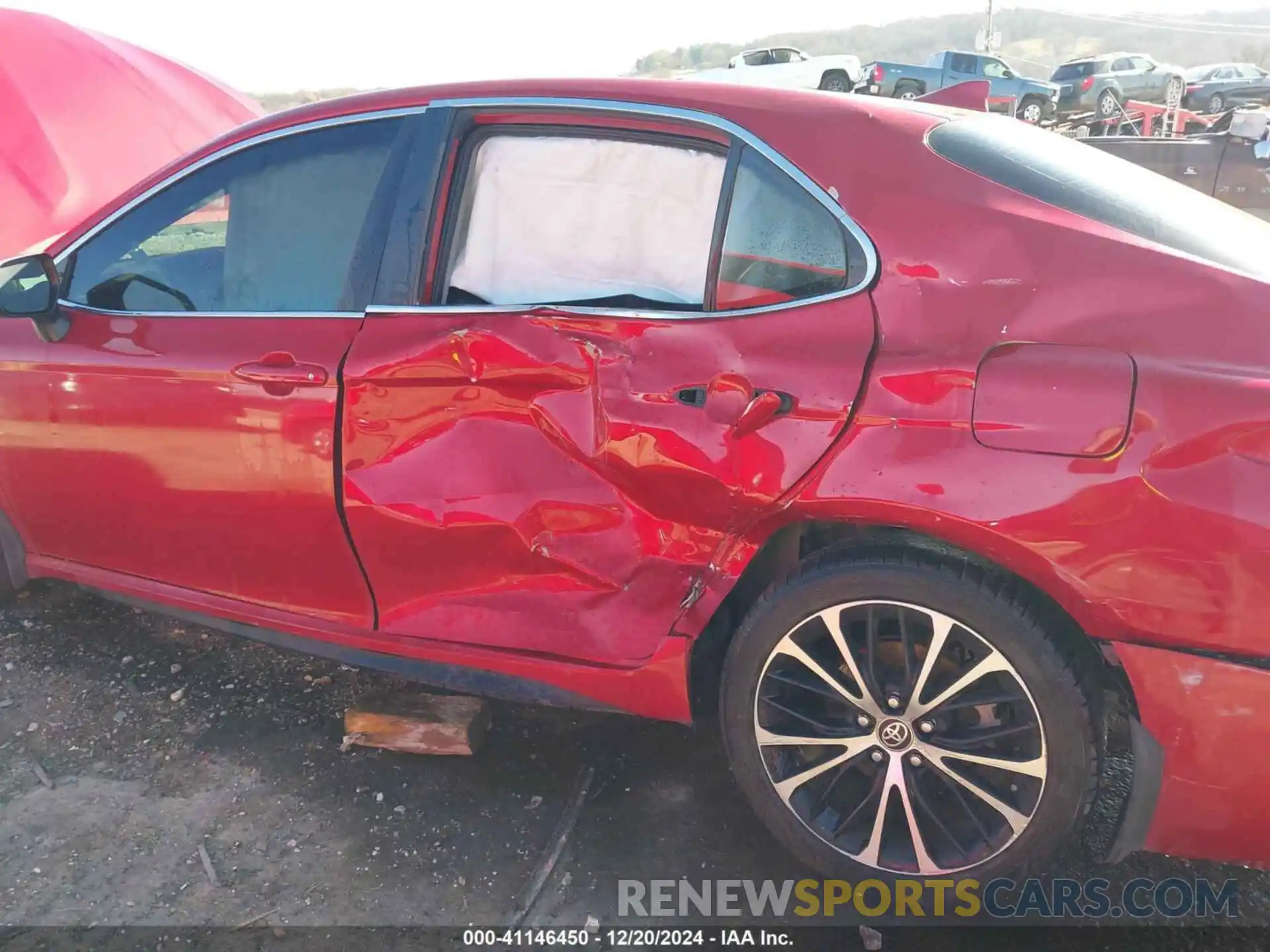 6 Photograph of a damaged car 4T1G11AK9LU385715 TOYOTA CAMRY 2020