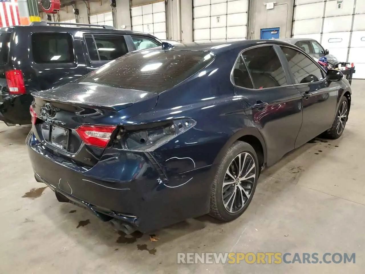 4 Photograph of a damaged car 4T1G11AK9LU391322 TOYOTA CAMRY 2020