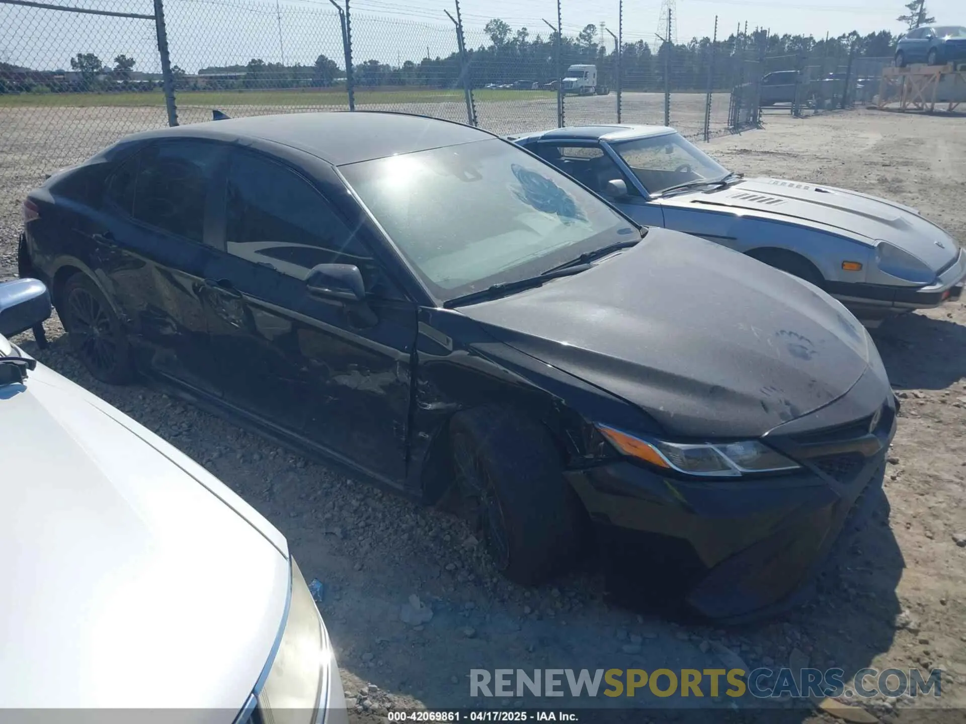 1 Photograph of a damaged car 4T1G11AK9LU395452 TOYOTA CAMRY 2020
