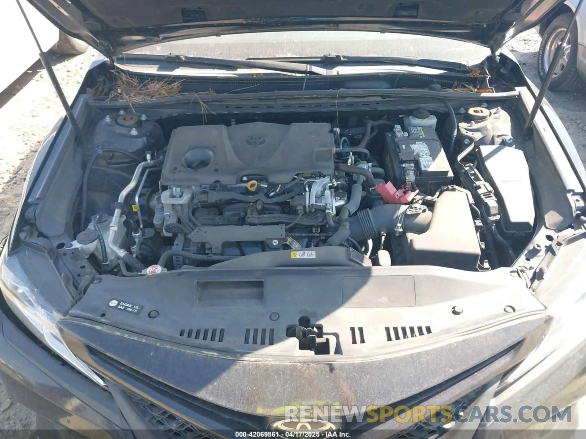 10 Photograph of a damaged car 4T1G11AK9LU395452 TOYOTA CAMRY 2020