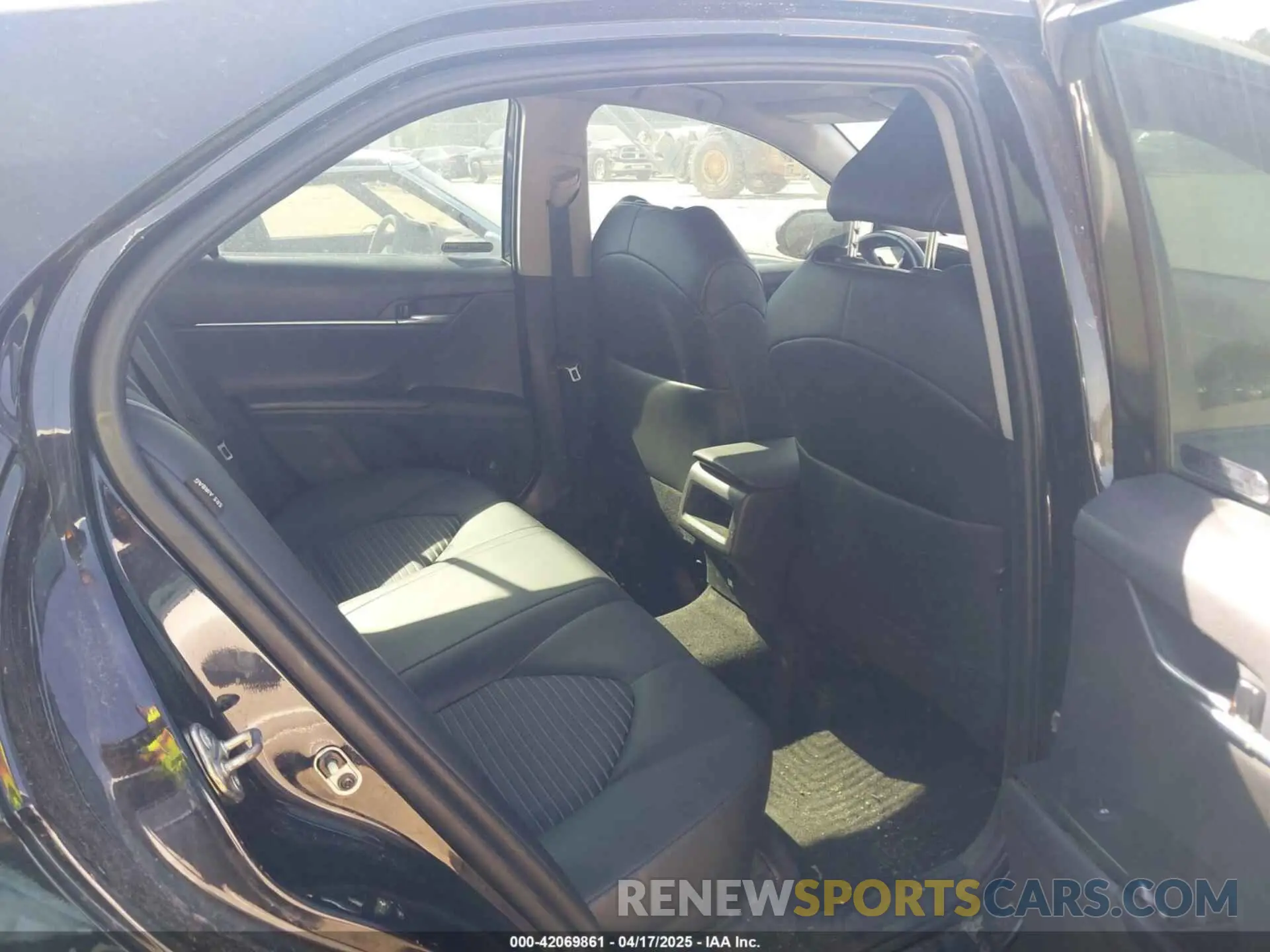 8 Photograph of a damaged car 4T1G11AK9LU395452 TOYOTA CAMRY 2020