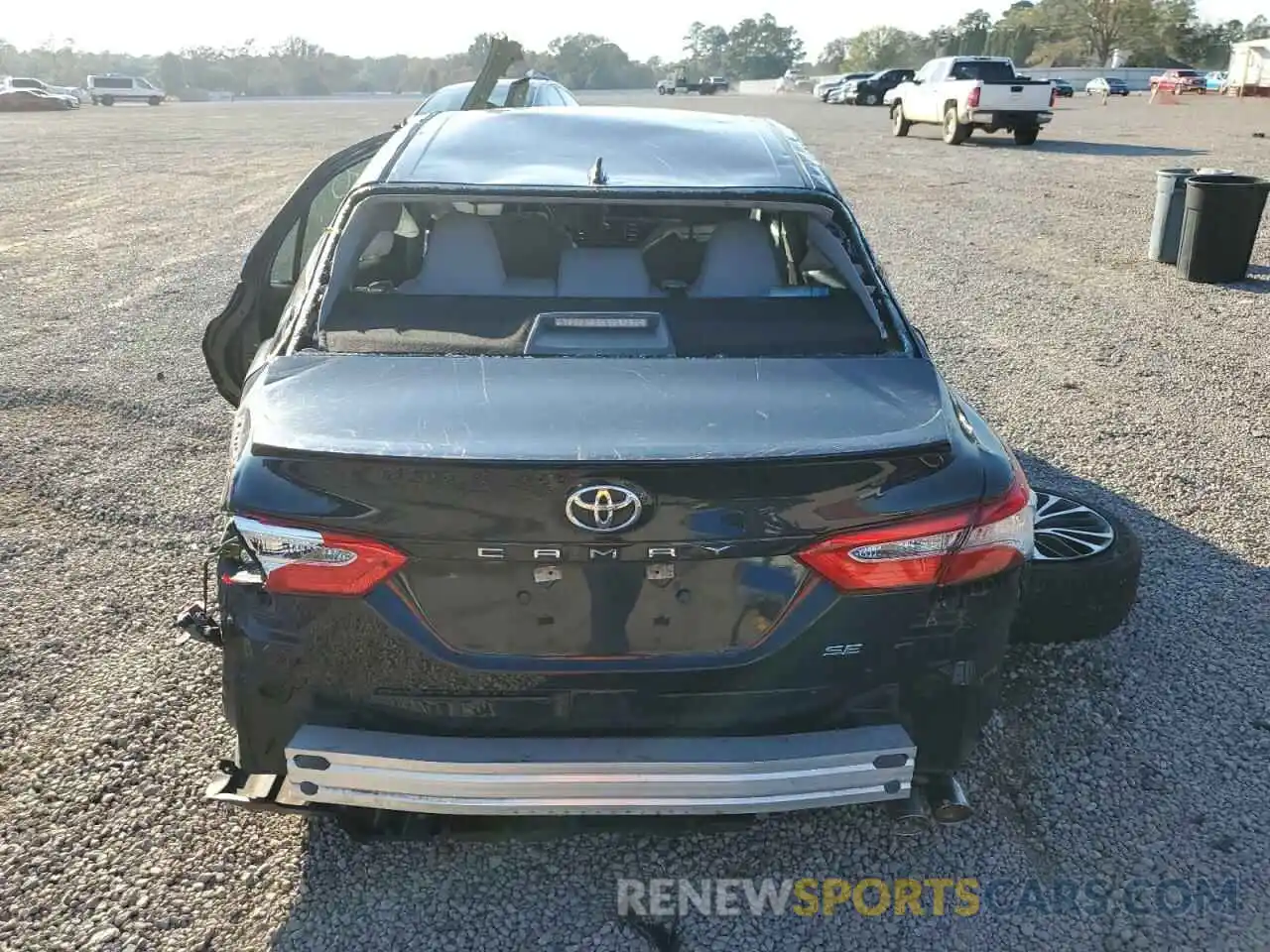 10 Photograph of a damaged car 4T1G11AK9LU500961 TOYOTA CAMRY 2020