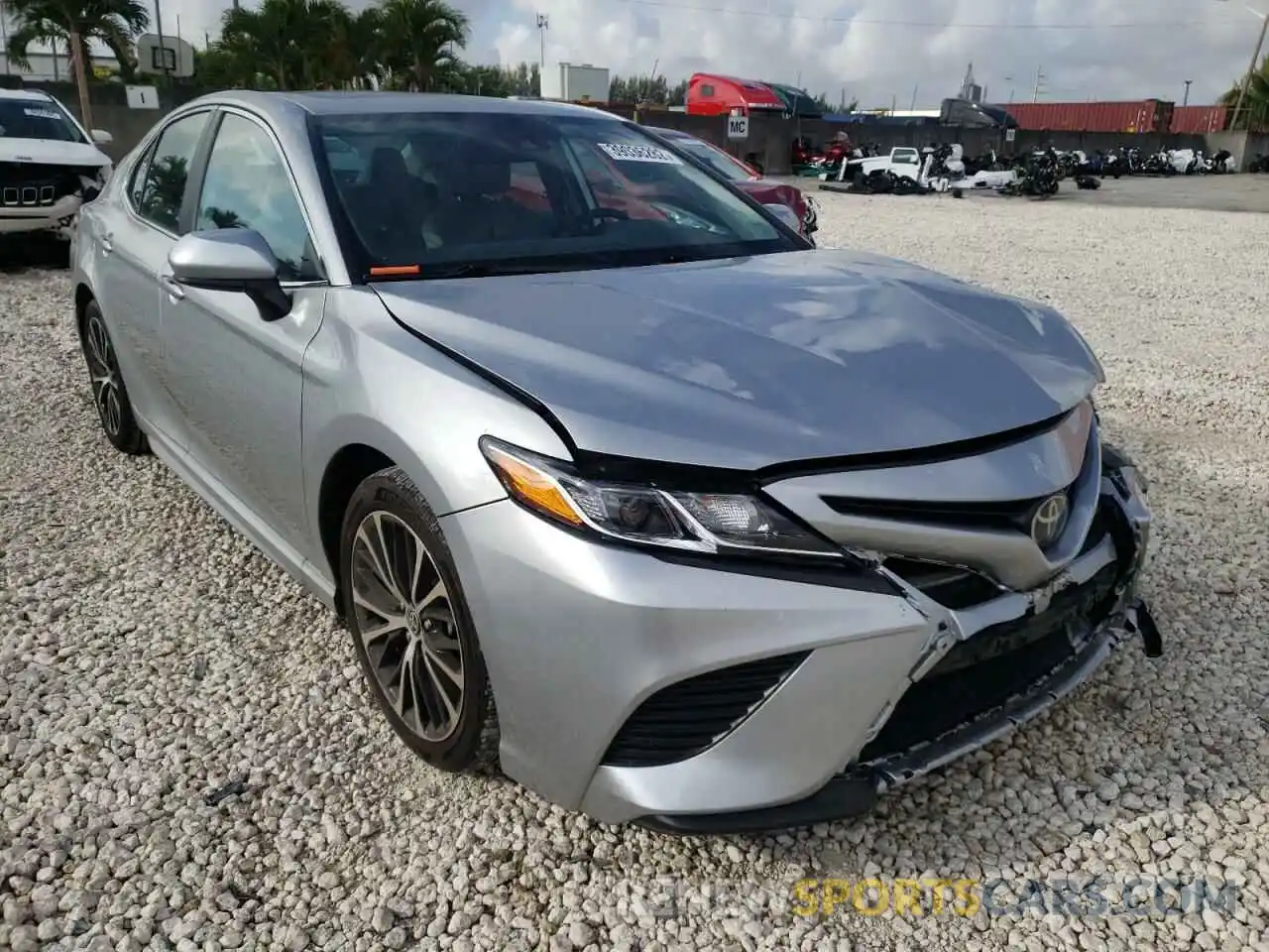 1 Photograph of a damaged car 4T1G11AK9LU503035 TOYOTA CAMRY 2020