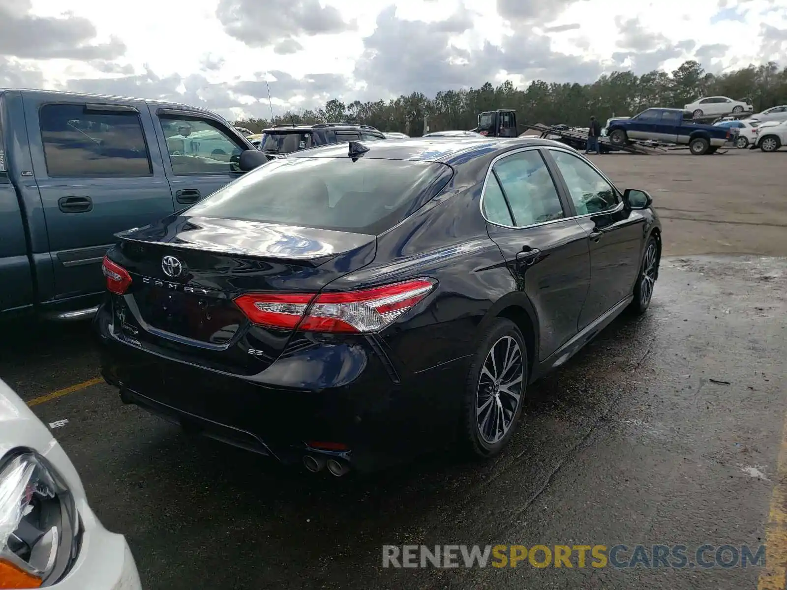 4 Photograph of a damaged car 4T1G11AK9LU507862 TOYOTA CAMRY 2020