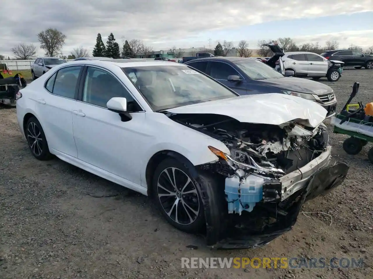 4 Photograph of a damaged car 4T1G11AK9LU857122 TOYOTA CAMRY 2020