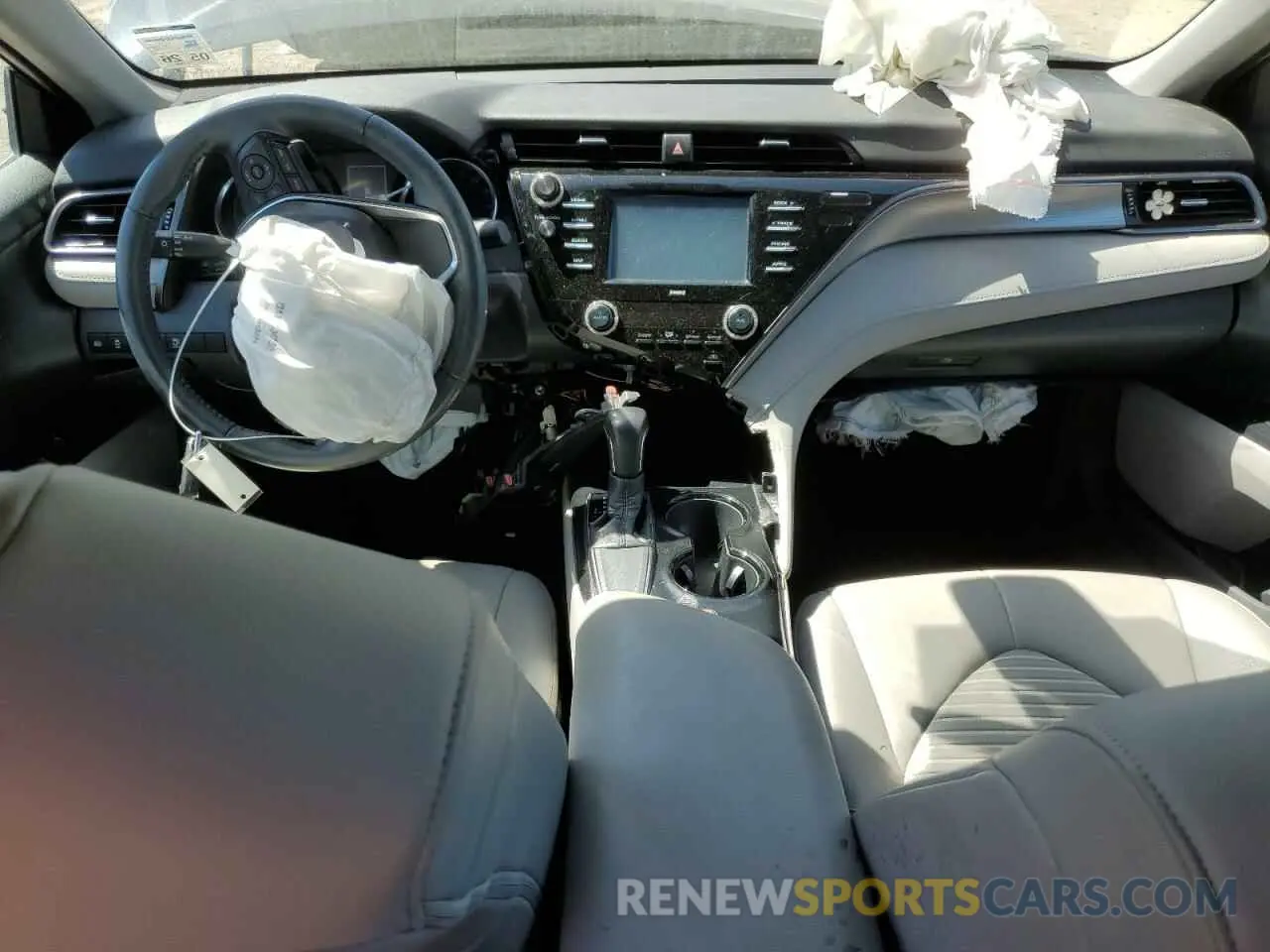 8 Photograph of a damaged car 4T1G11AK9LU862997 TOYOTA CAMRY 2020