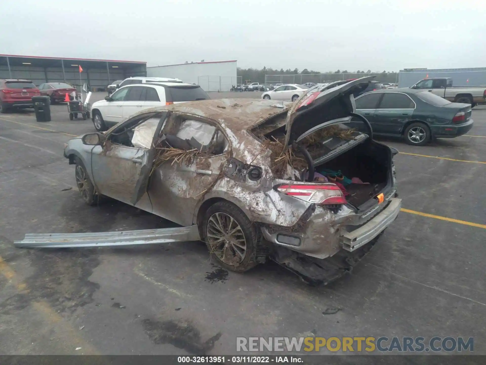 3 Photograph of a damaged car 4T1G11AK9LU873076 TOYOTA CAMRY 2020