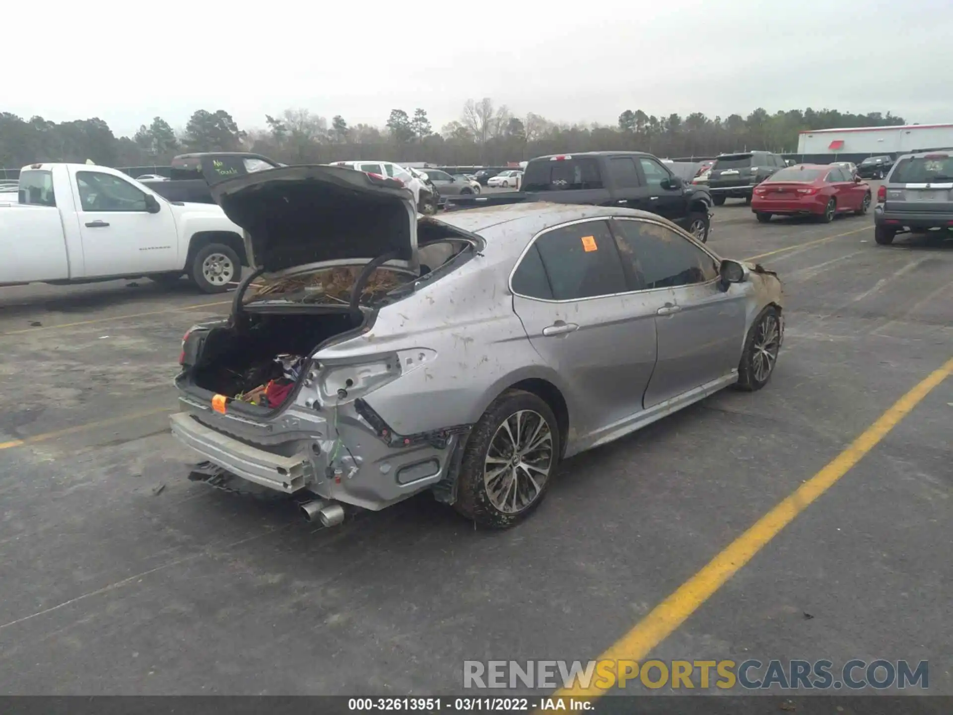 4 Photograph of a damaged car 4T1G11AK9LU873076 TOYOTA CAMRY 2020