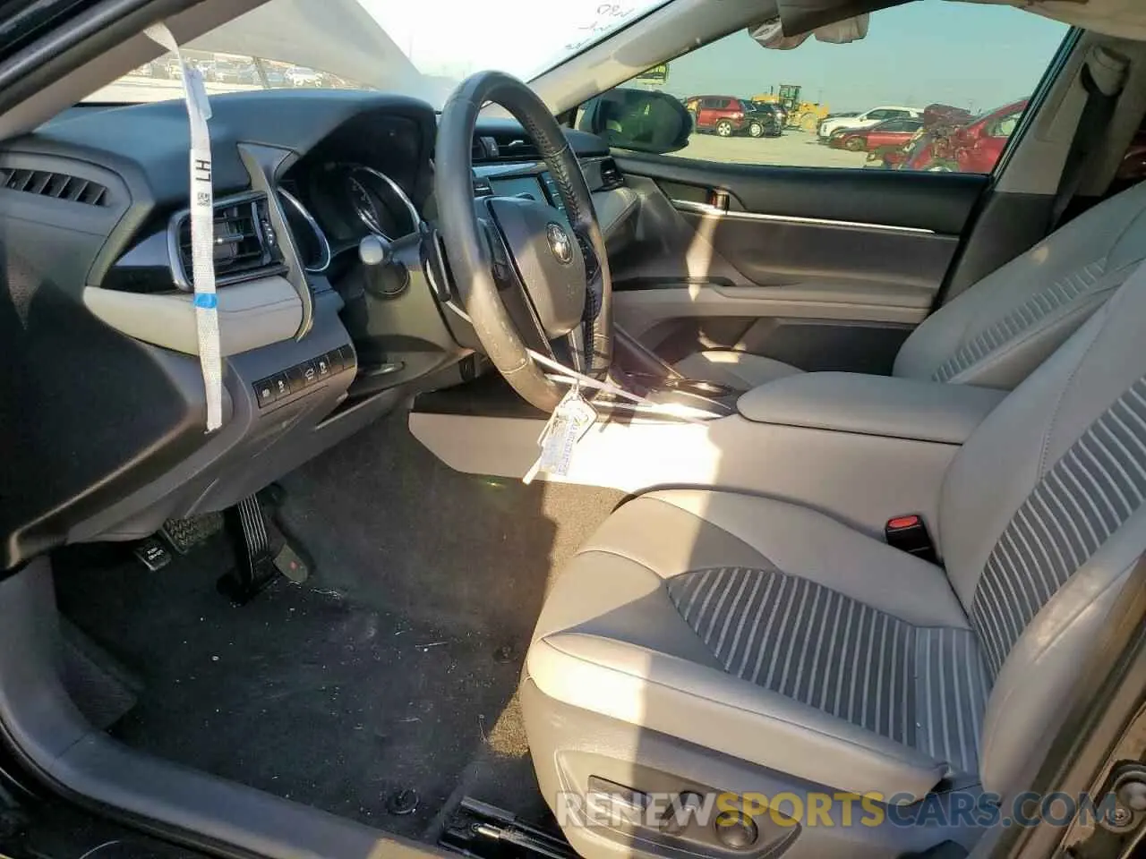 7 Photograph of a damaged car 4T1G11AK9LU873546 TOYOTA CAMRY 2020