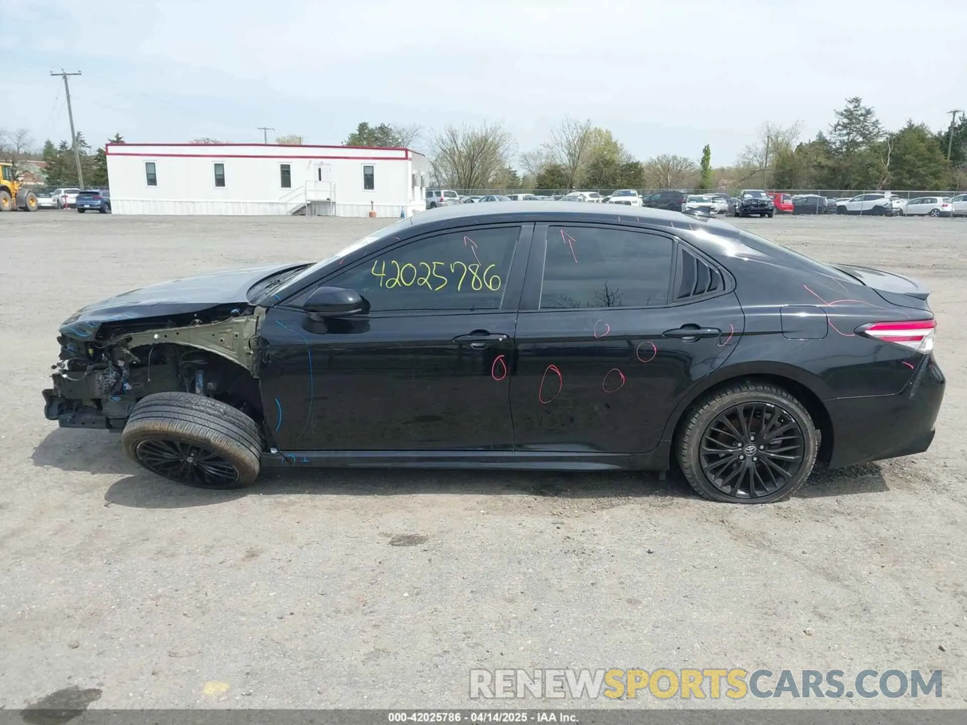 15 Photograph of a damaged car 4T1G11AK9LU888421 TOYOTA CAMRY 2020