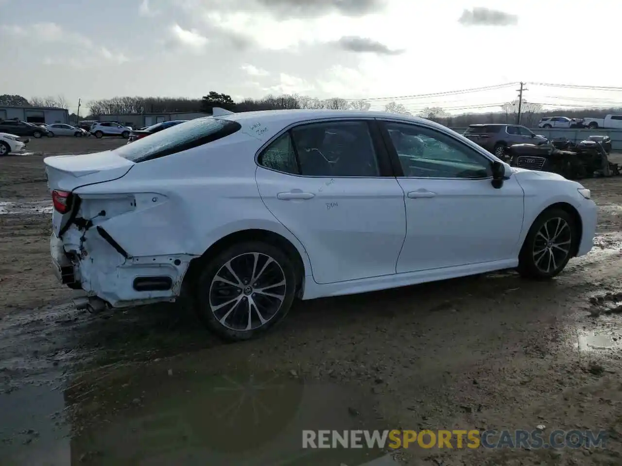 3 Photograph of a damaged car 4T1G11AK9LU896731 TOYOTA CAMRY 2020