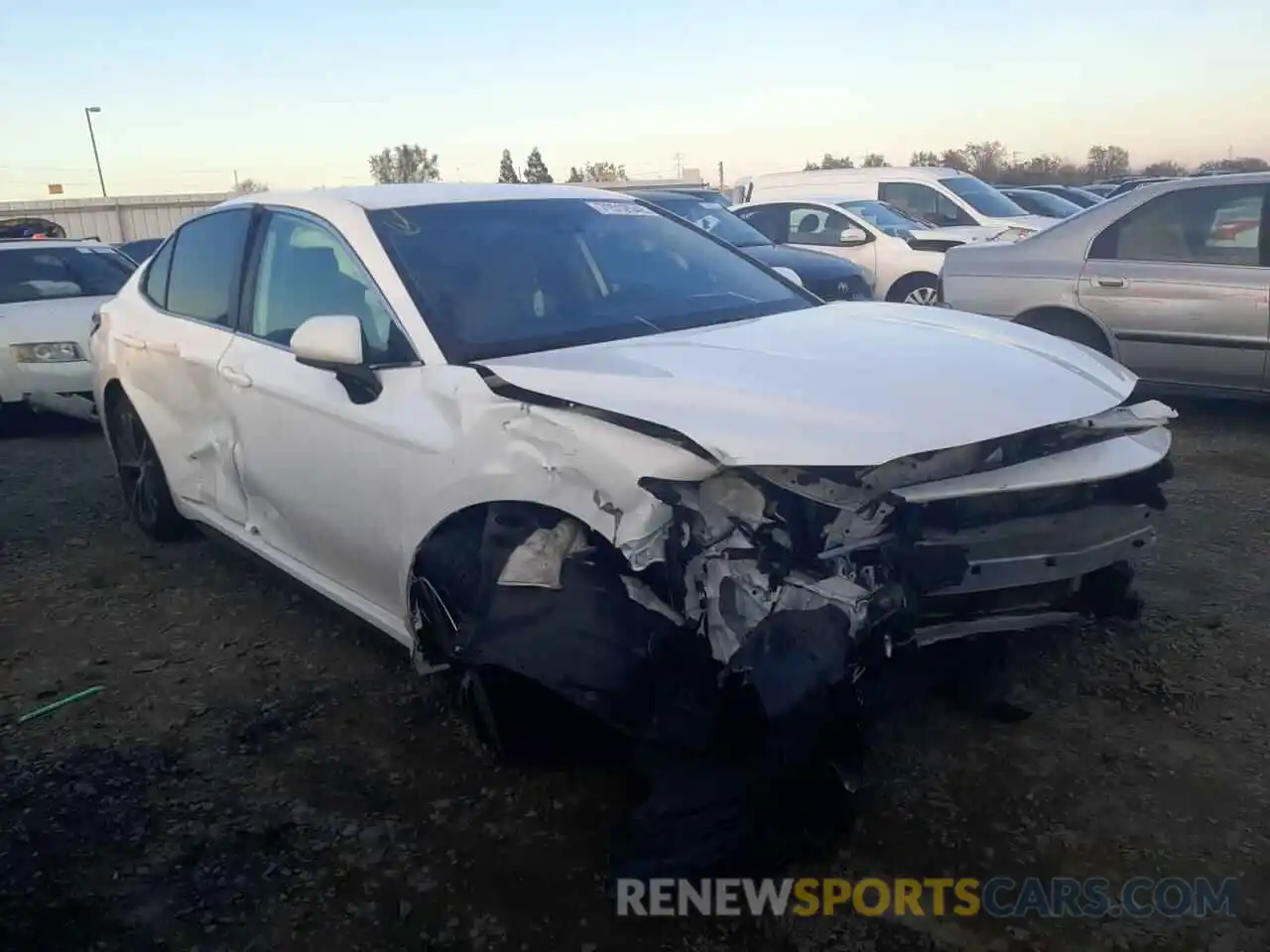 4 Photograph of a damaged car 4T1G11AK9LU904536 TOYOTA CAMRY 2020