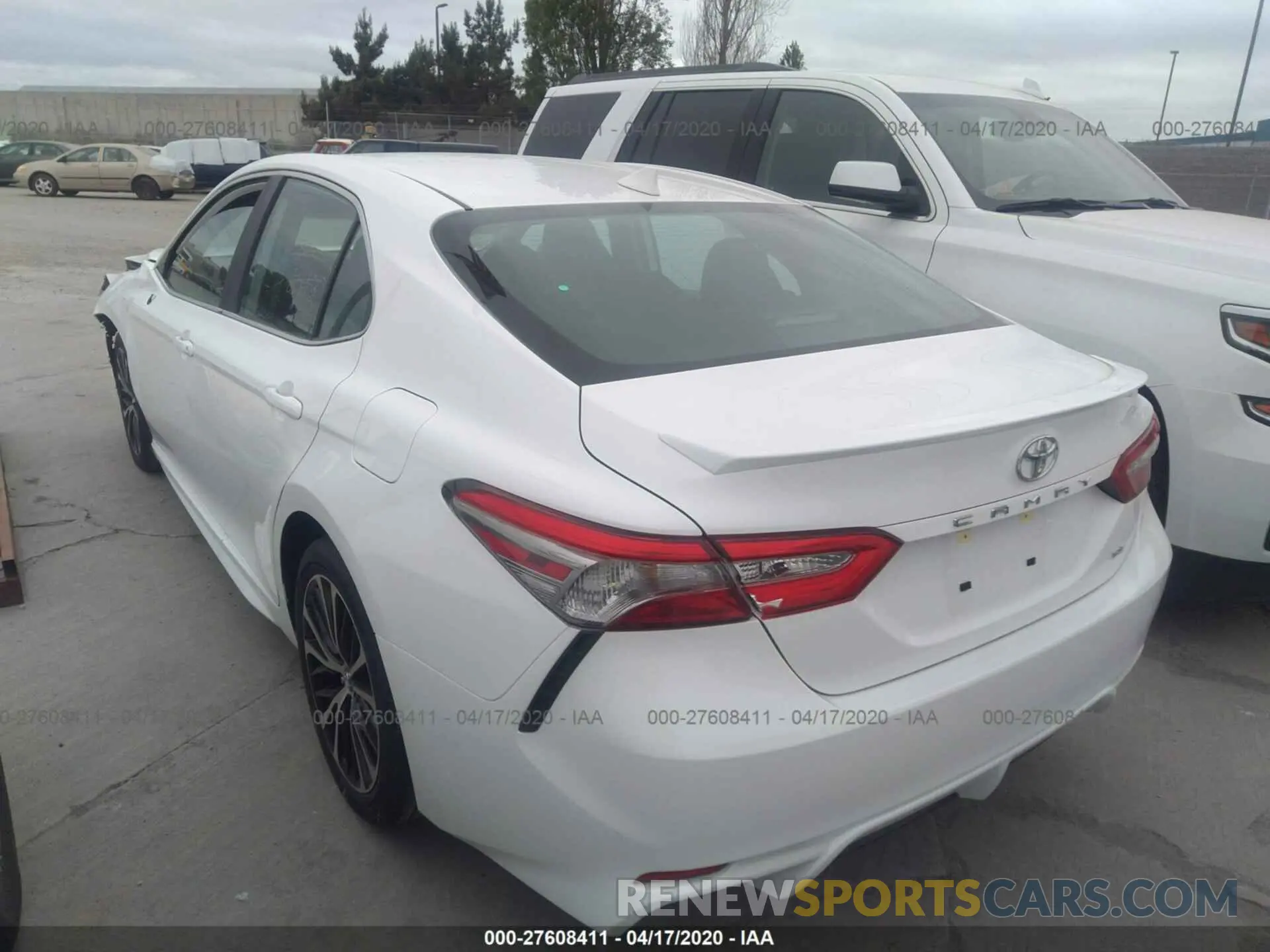 3 Photograph of a damaged car 4T1G11AK9LU913785 TOYOTA CAMRY 2020