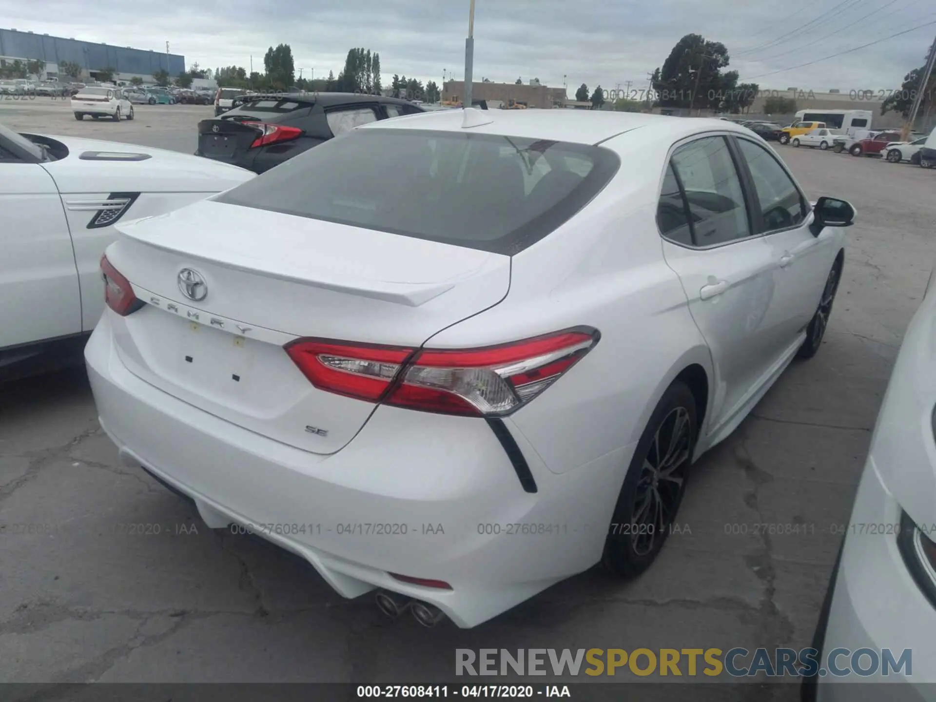 4 Photograph of a damaged car 4T1G11AK9LU913785 TOYOTA CAMRY 2020
