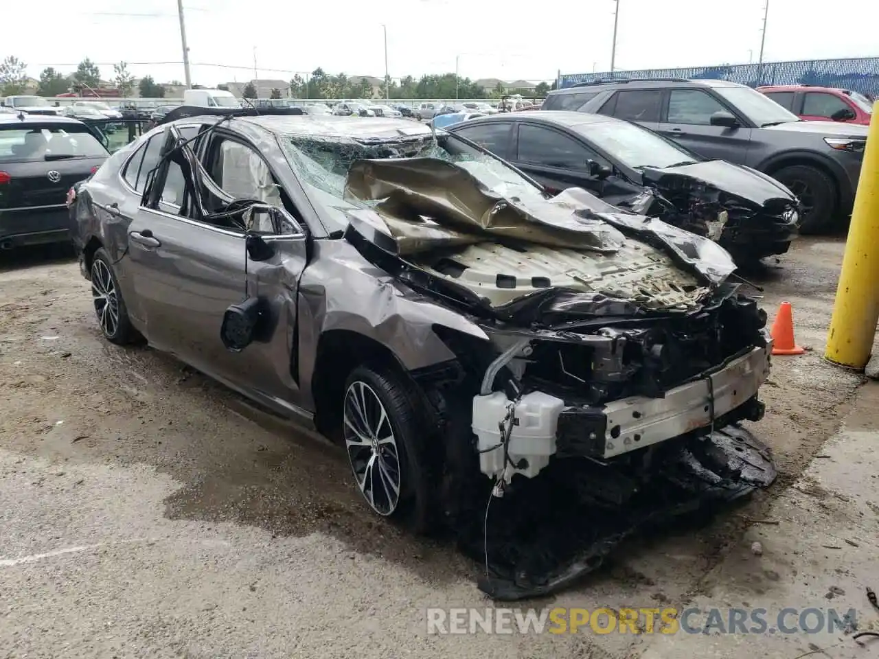 1 Photograph of a damaged car 4T1G11AK9LU924561 TOYOTA CAMRY 2020