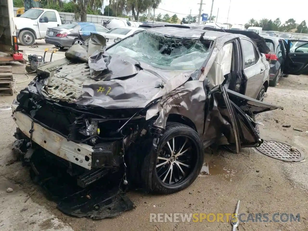 2 Photograph of a damaged car 4T1G11AK9LU924561 TOYOTA CAMRY 2020