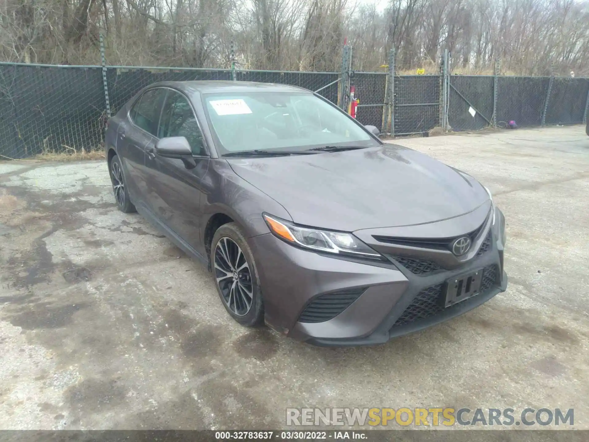 1 Photograph of a damaged car 4T1G11AK9LU931686 TOYOTA CAMRY 2020