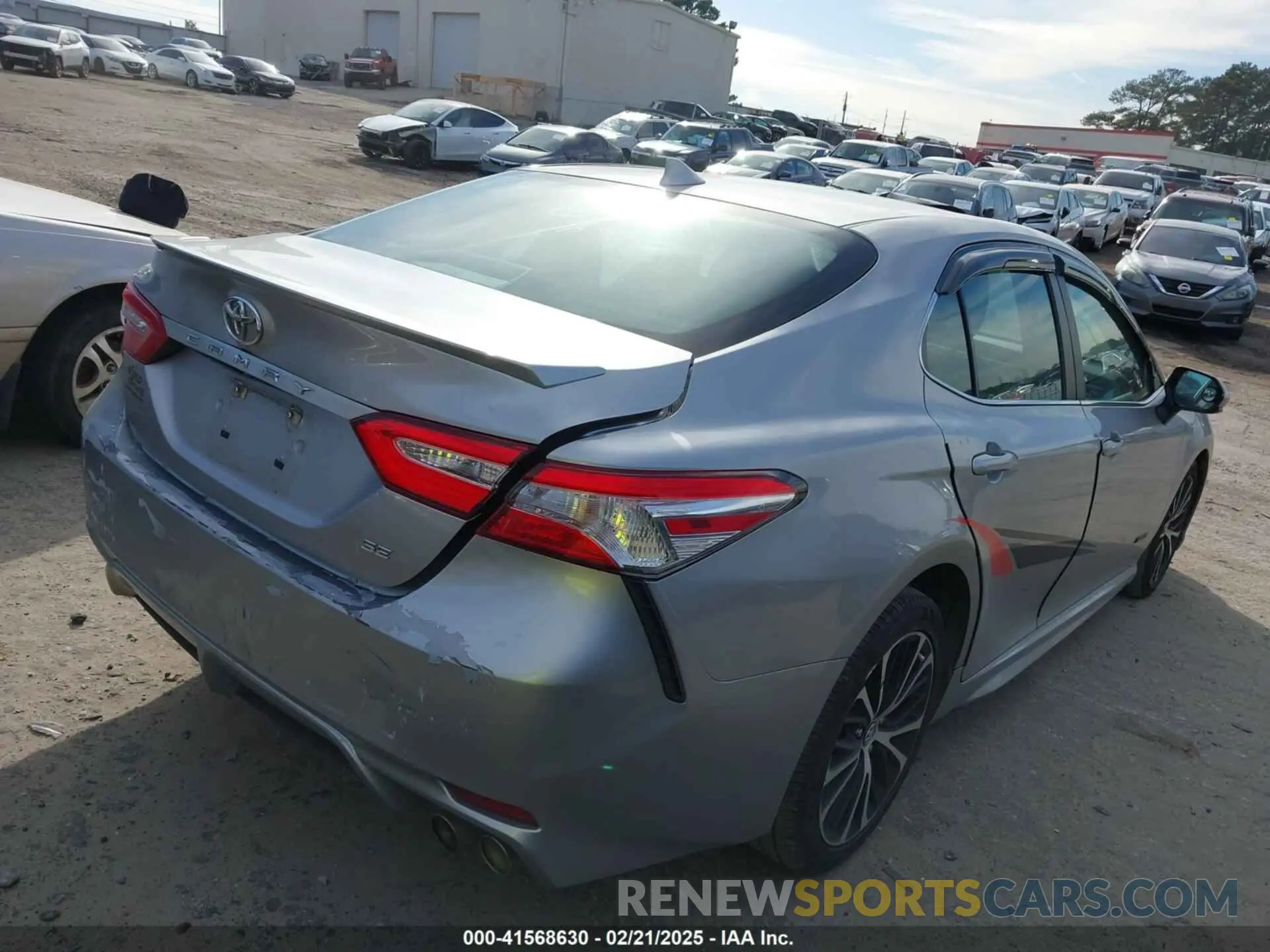 4 Photograph of a damaged car 4T1G11AK9LU939657 TOYOTA CAMRY 2020