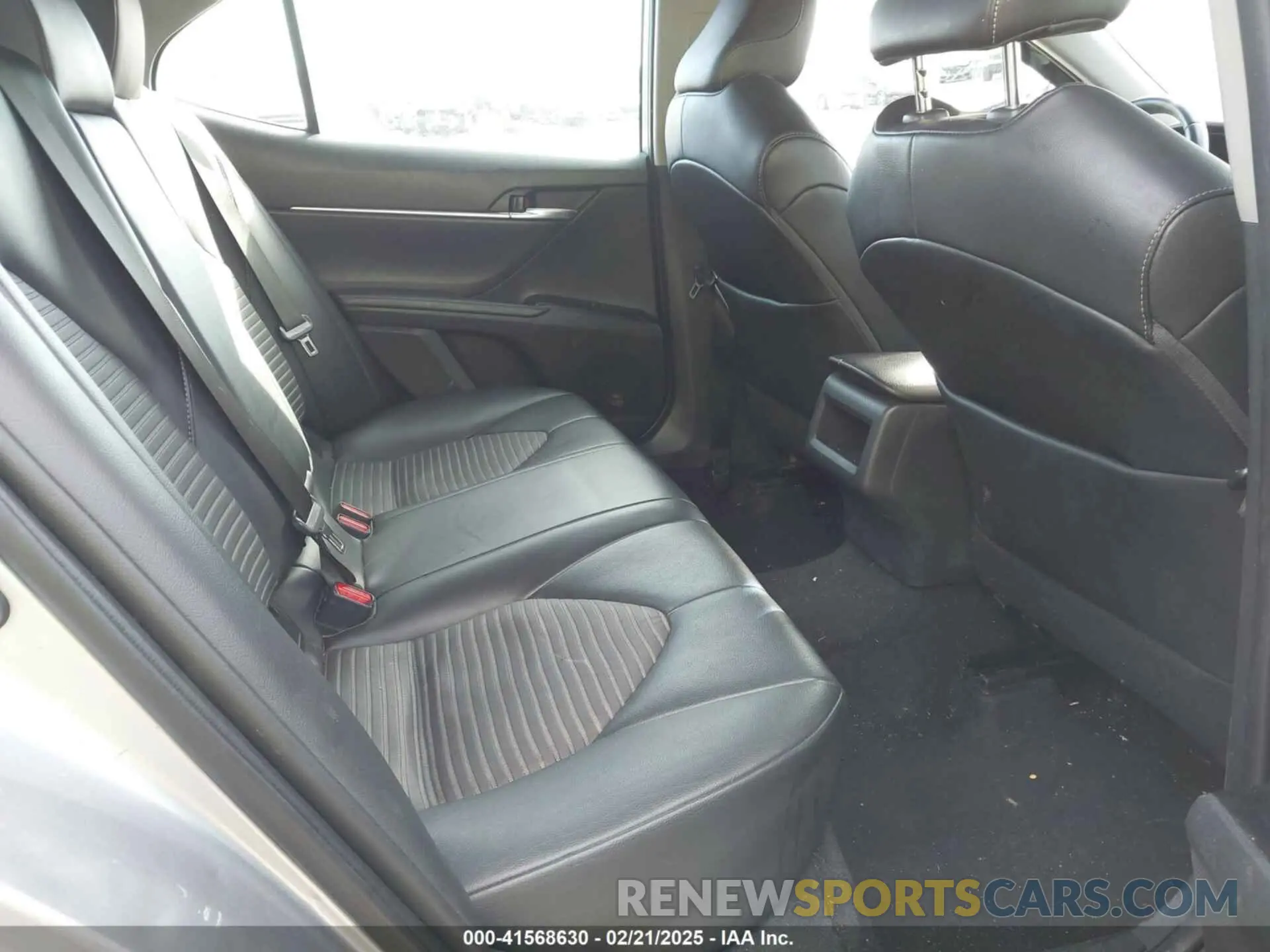 8 Photograph of a damaged car 4T1G11AK9LU939657 TOYOTA CAMRY 2020