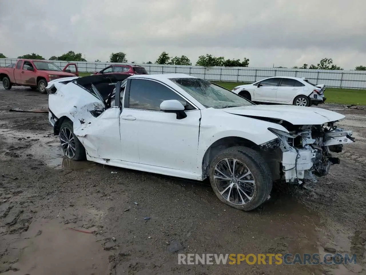 4 Photograph of a damaged car 4T1G11AK9LU941814 TOYOTA CAMRY 2020