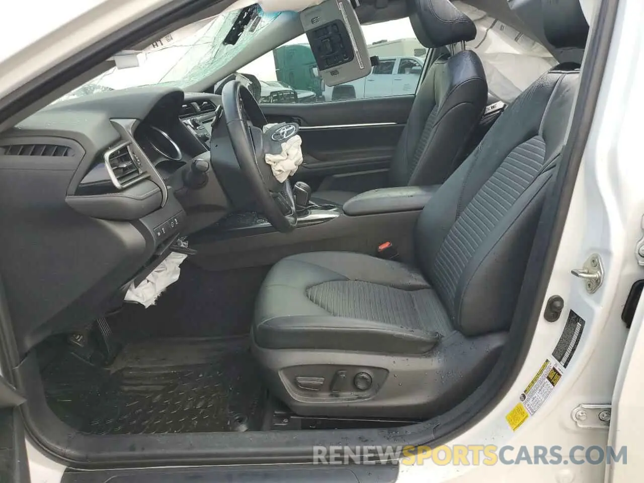 7 Photograph of a damaged car 4T1G11AK9LU941814 TOYOTA CAMRY 2020