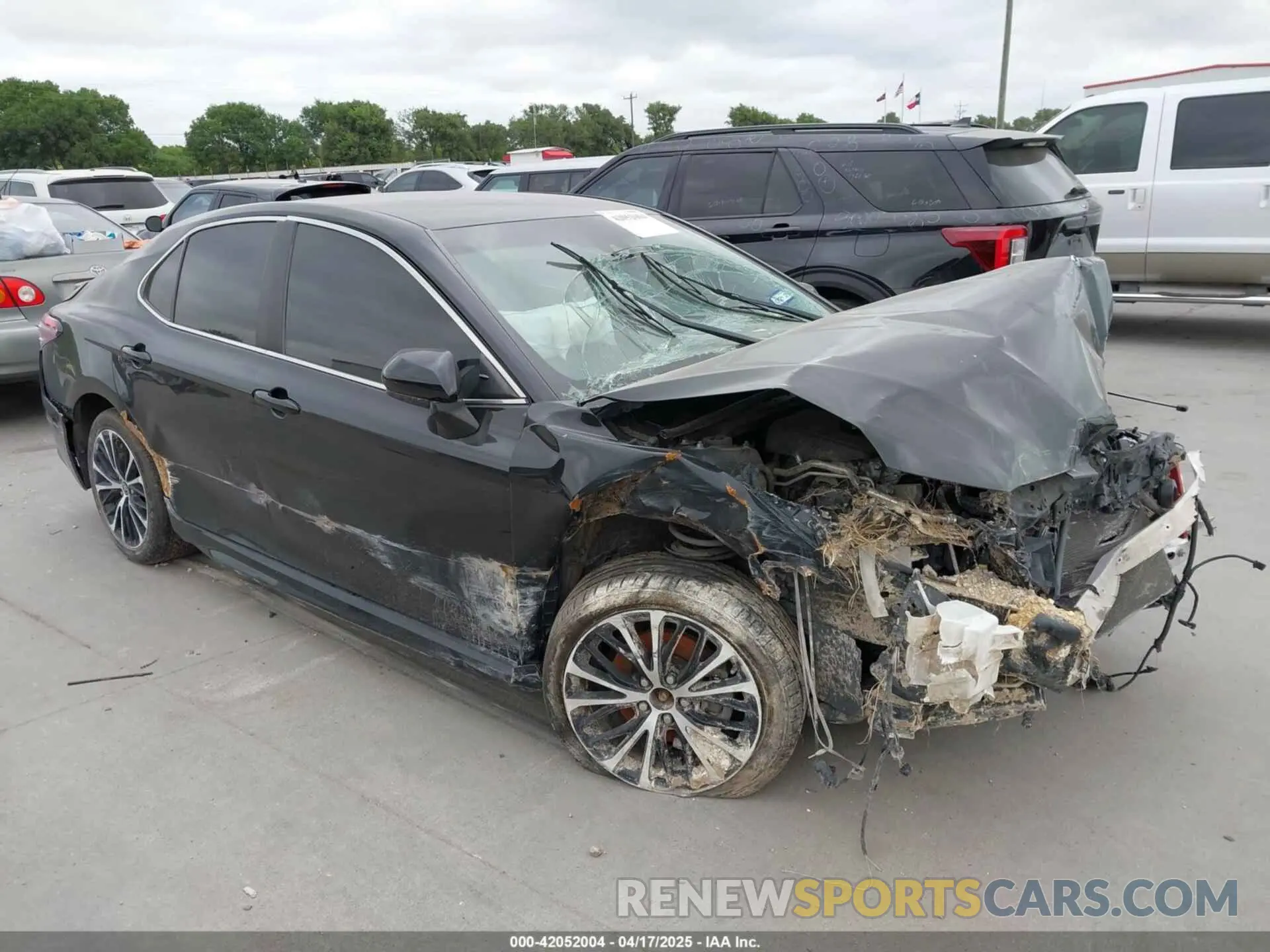 1 Photograph of a damaged car 4T1G11AK9LU946138 TOYOTA CAMRY 2020