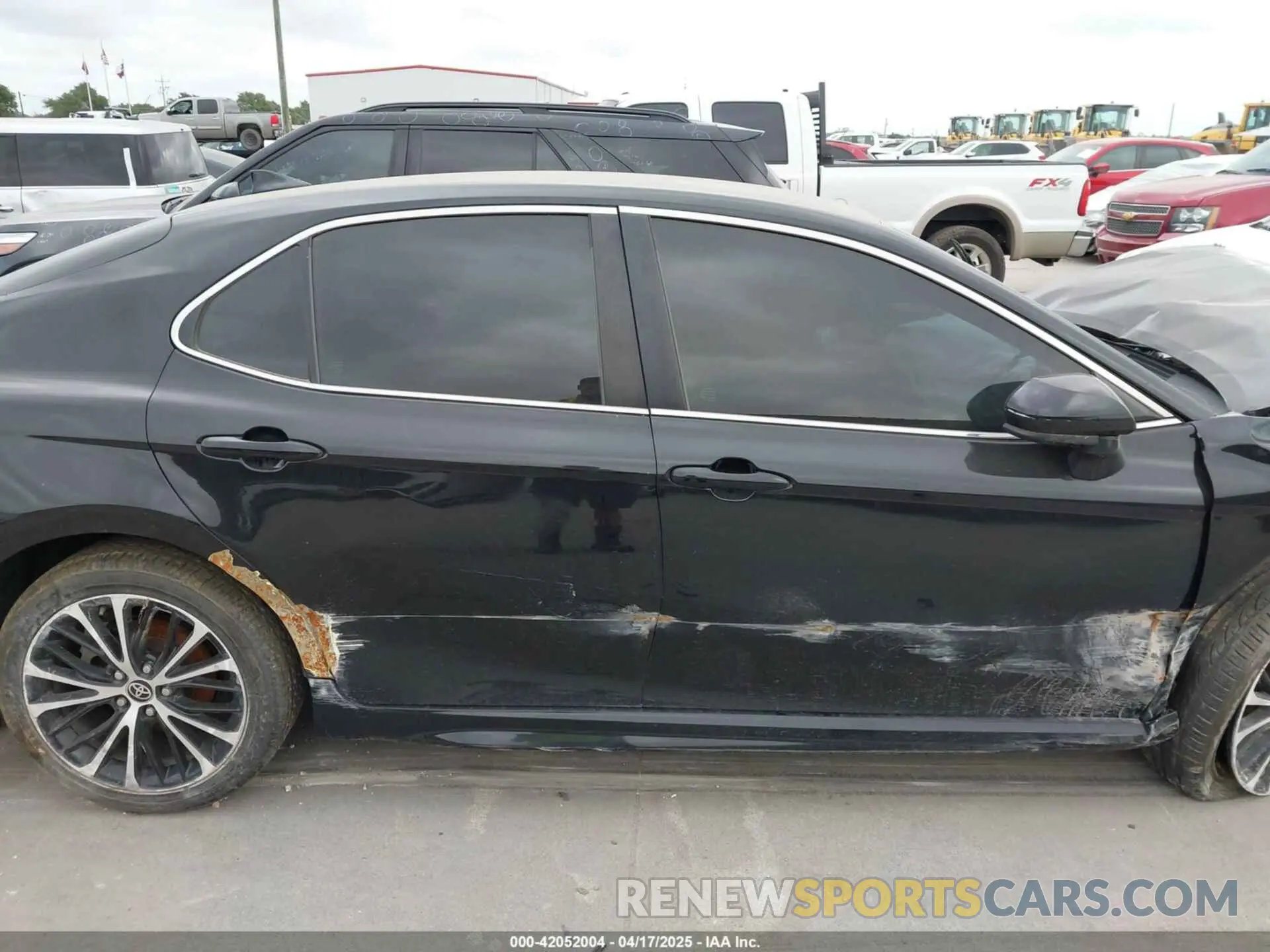 12 Photograph of a damaged car 4T1G11AK9LU946138 TOYOTA CAMRY 2020