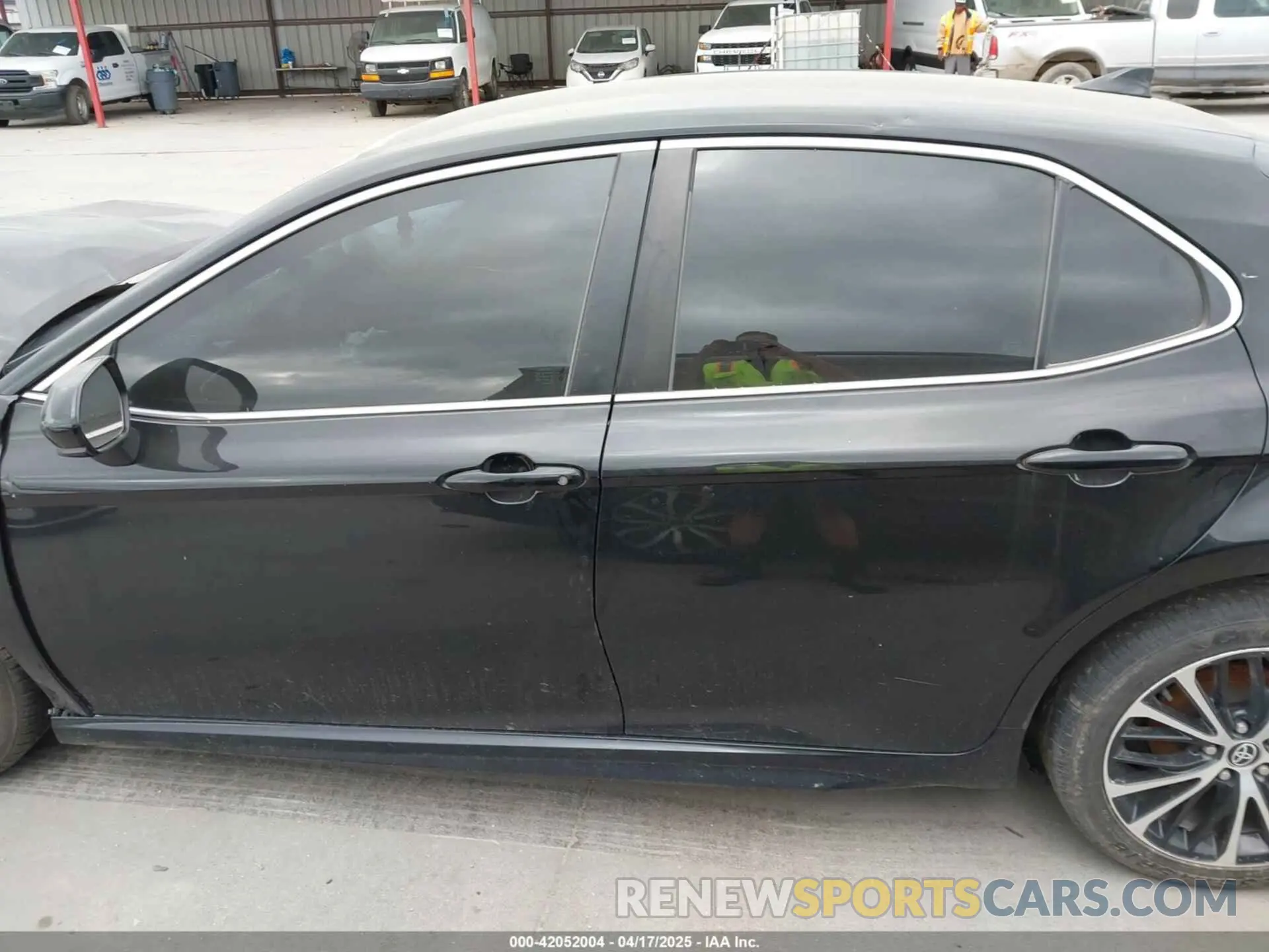 13 Photograph of a damaged car 4T1G11AK9LU946138 TOYOTA CAMRY 2020