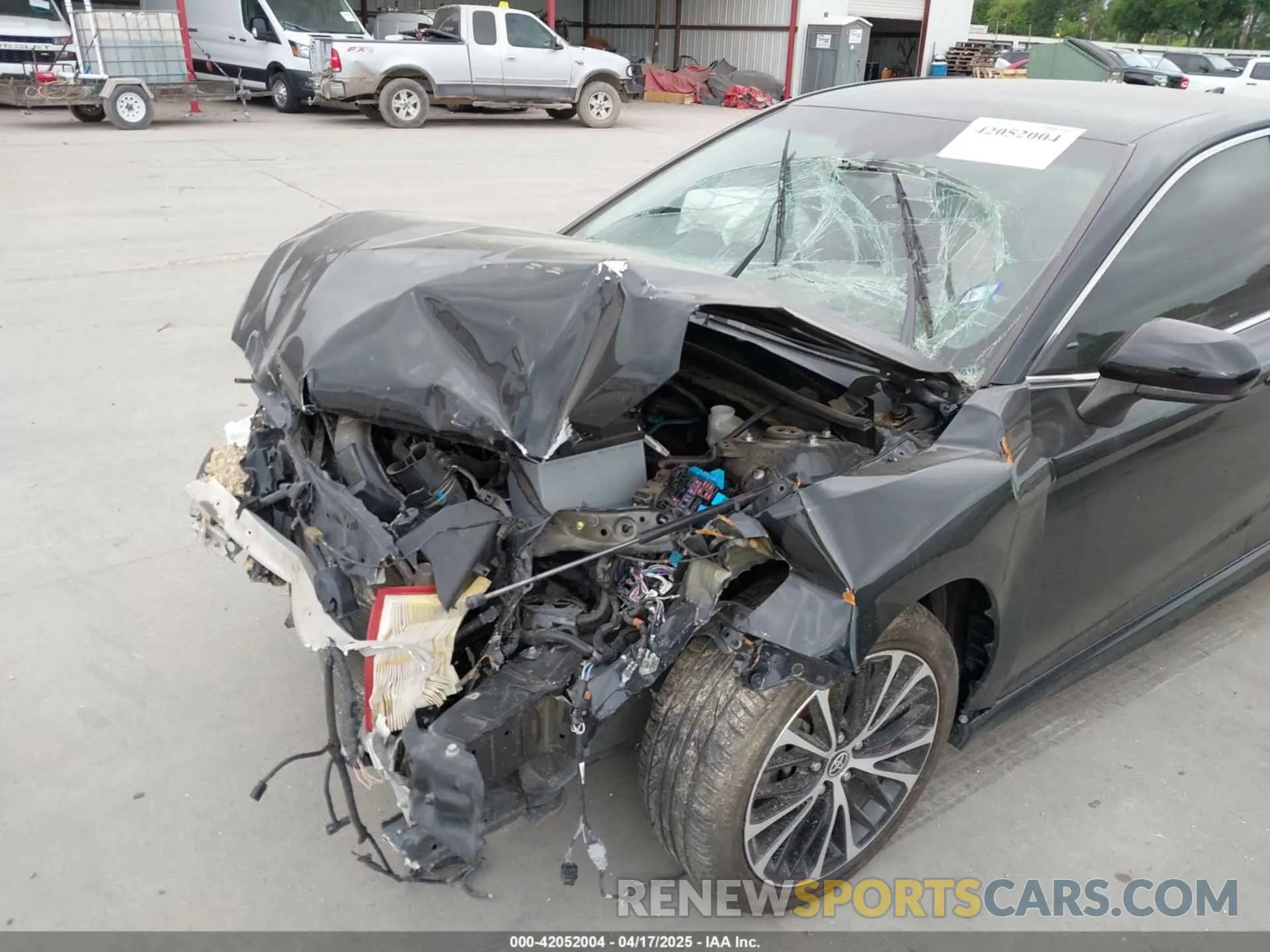 17 Photograph of a damaged car 4T1G11AK9LU946138 TOYOTA CAMRY 2020