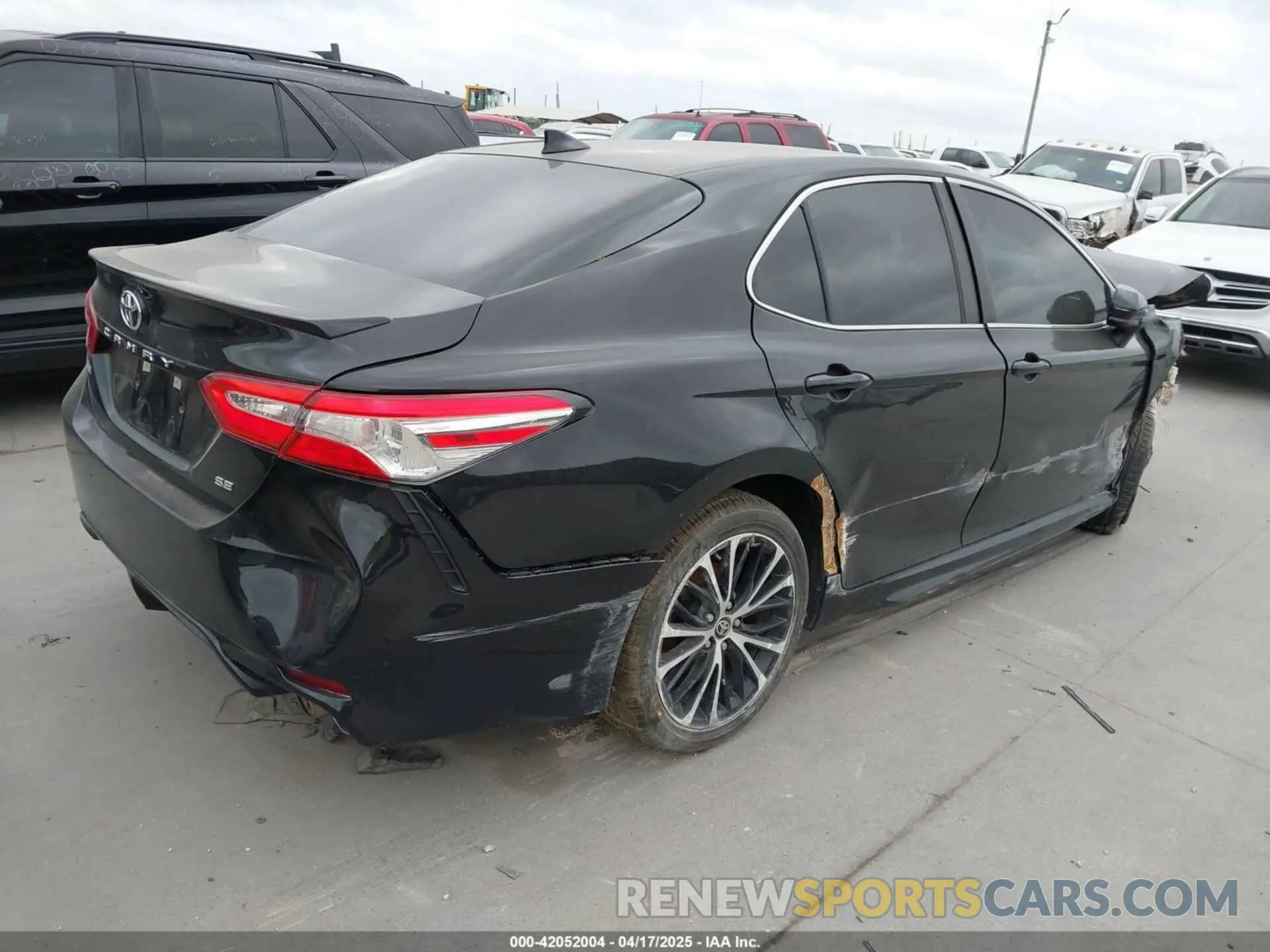 4 Photograph of a damaged car 4T1G11AK9LU946138 TOYOTA CAMRY 2020