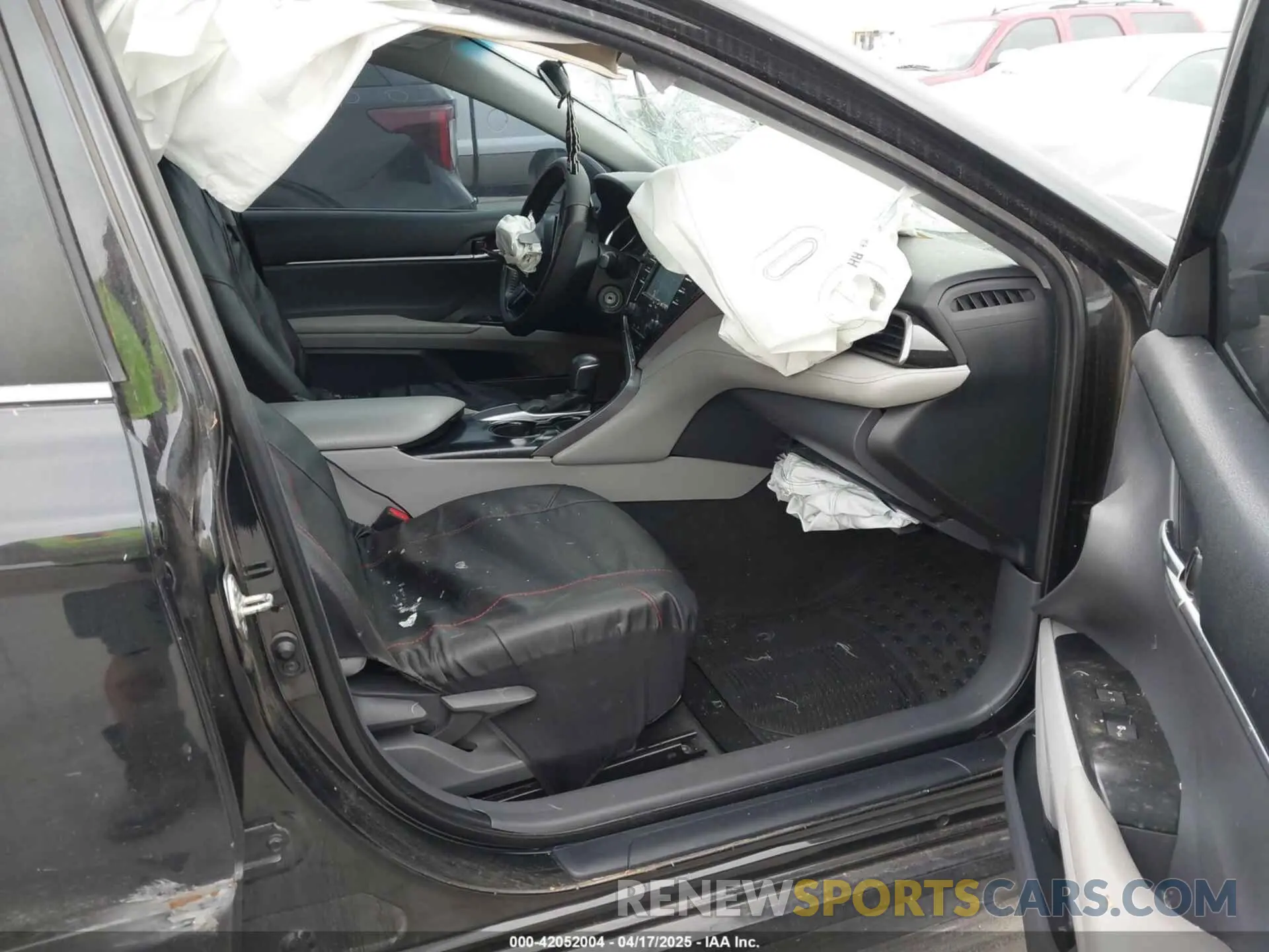 5 Photograph of a damaged car 4T1G11AK9LU946138 TOYOTA CAMRY 2020
