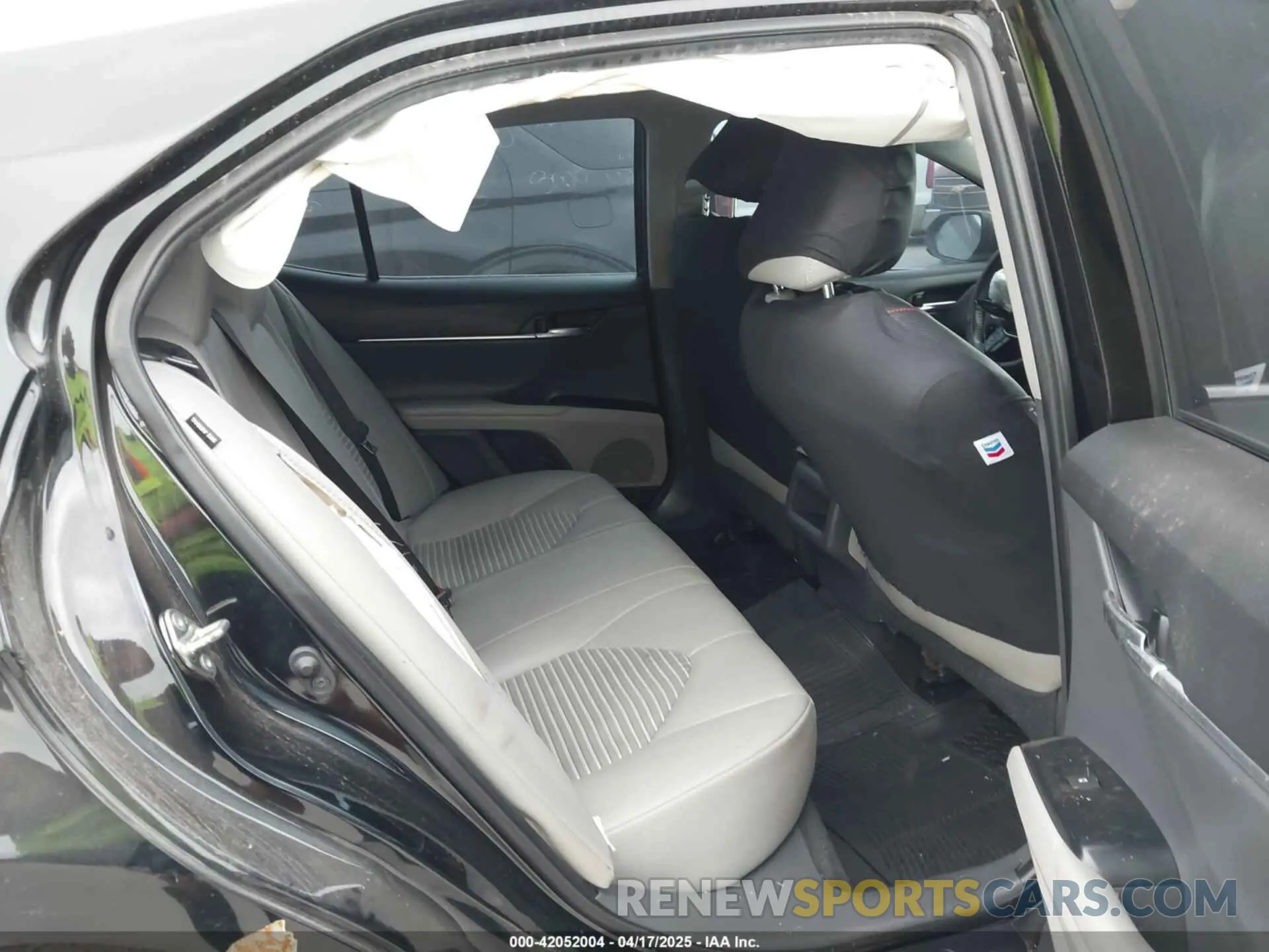 8 Photograph of a damaged car 4T1G11AK9LU946138 TOYOTA CAMRY 2020