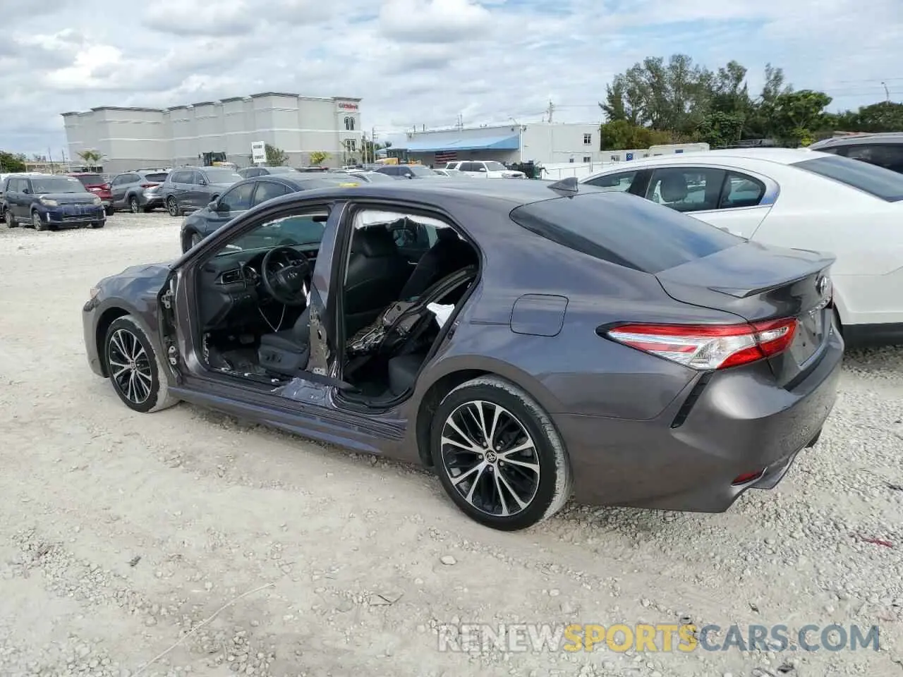 2 Photograph of a damaged car 4T1G11AK9LU947208 TOYOTA CAMRY 2020