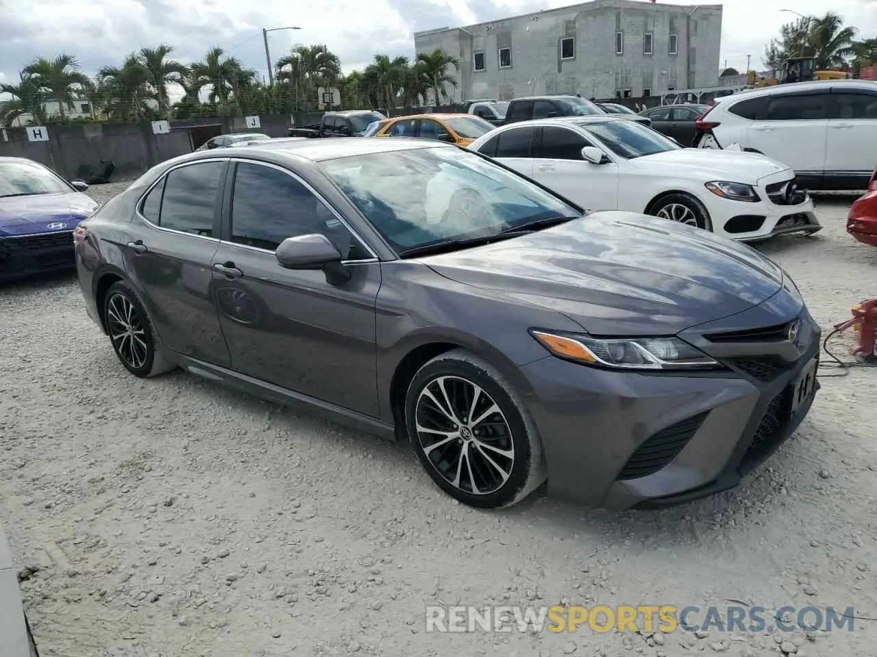 4 Photograph of a damaged car 4T1G11AK9LU947208 TOYOTA CAMRY 2020
