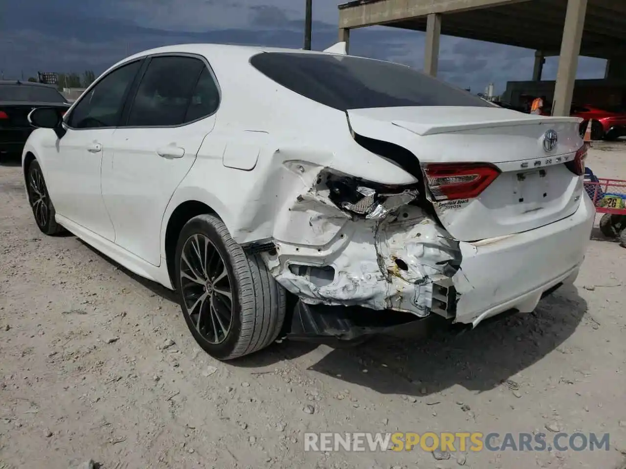 3 Photograph of a damaged car 4T1G11AK9LU950593 TOYOTA CAMRY 2020