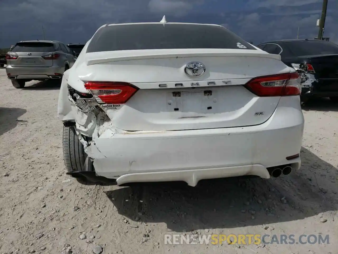 9 Photograph of a damaged car 4T1G11AK9LU950593 TOYOTA CAMRY 2020