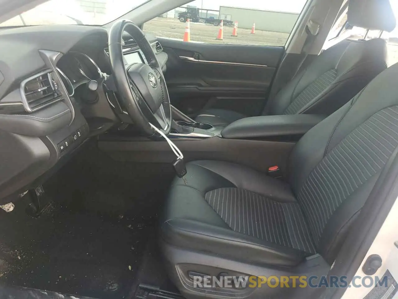 7 Photograph of a damaged car 4T1G11AK9LU951694 TOYOTA CAMRY 2020