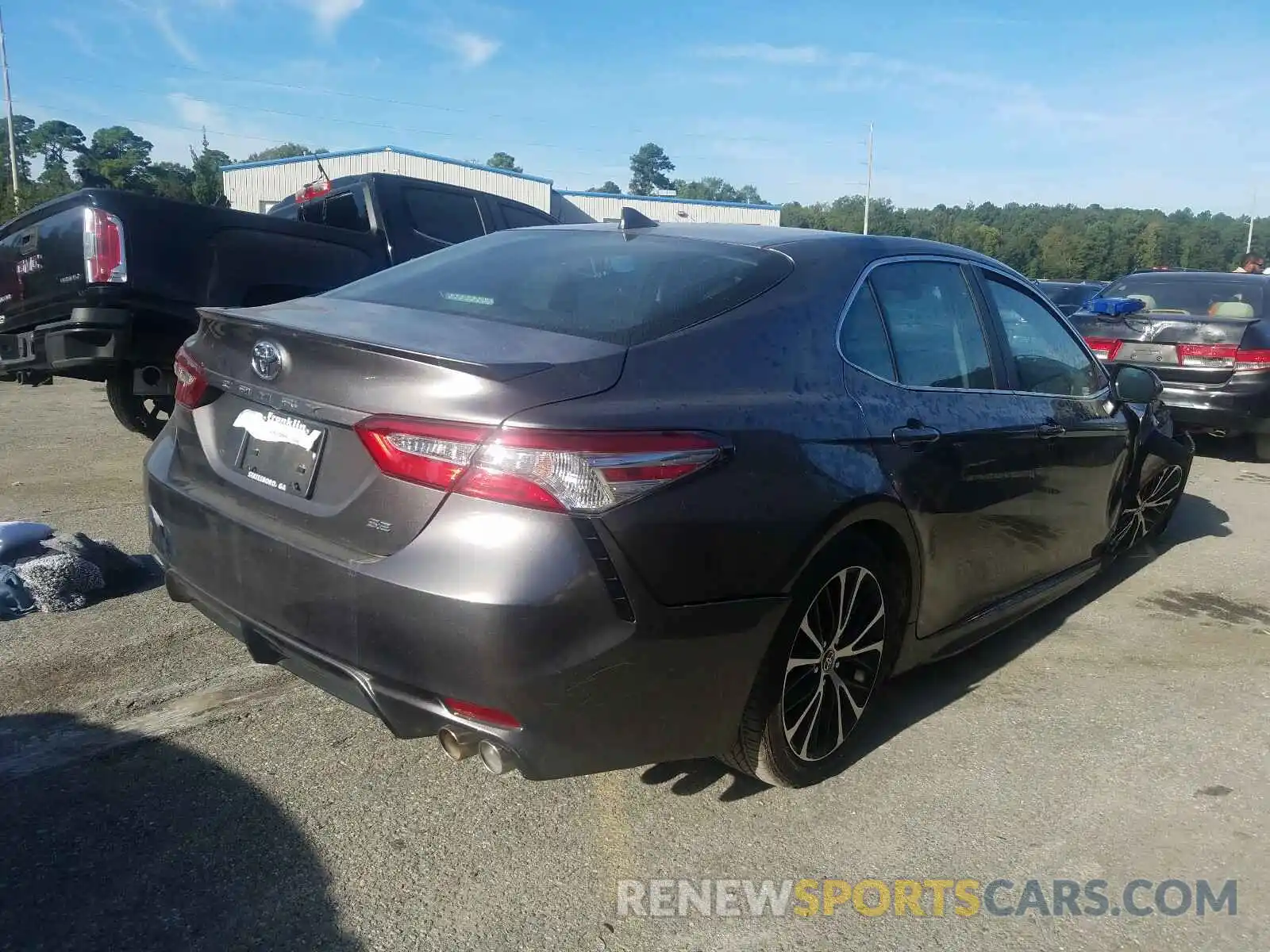 4 Photograph of a damaged car 4T1G11AK9LU962582 TOYOTA CAMRY 2020